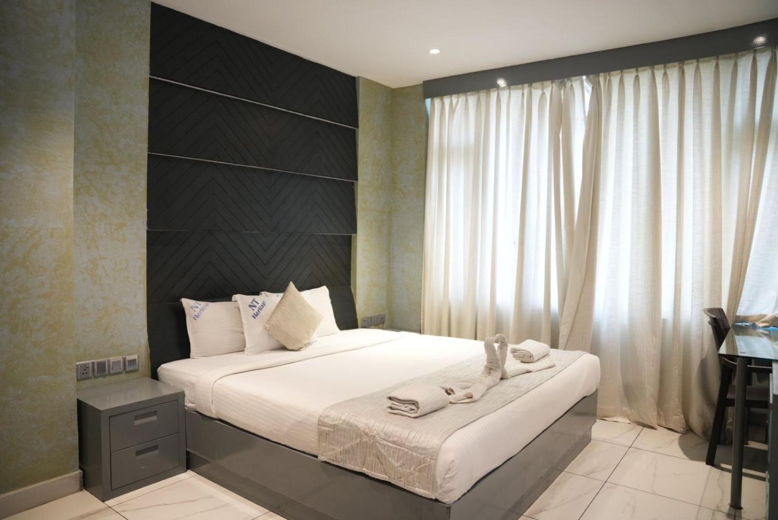 Deluxe Family Room