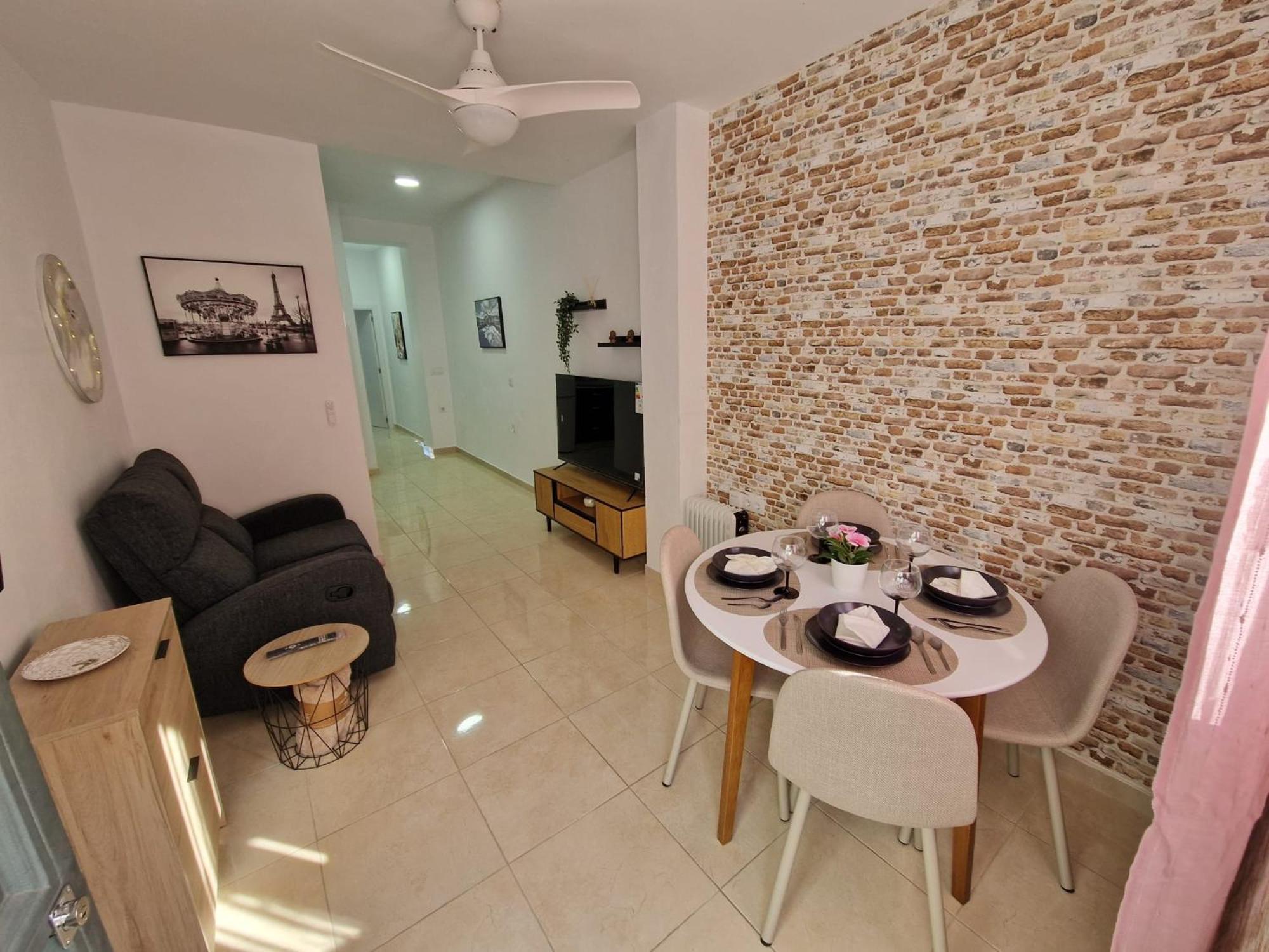 One-Bedroom Apartment photo 2
