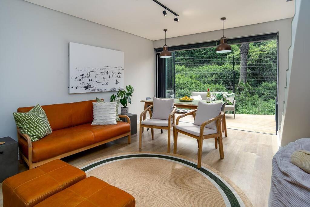 Three-Bedroom Apartment photo 1