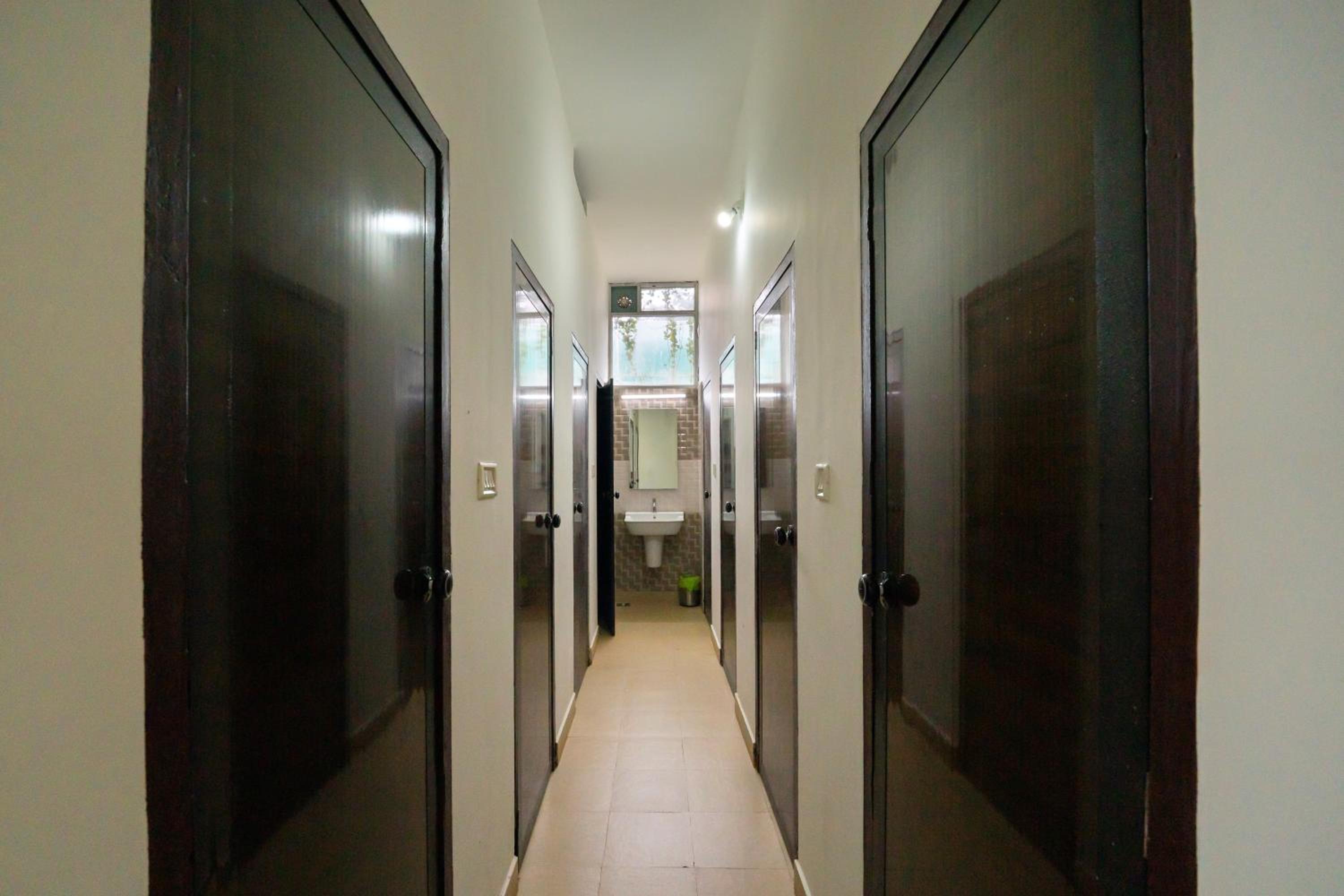 Large Family 6-sharing - Non Air-conditioning - Photo 3