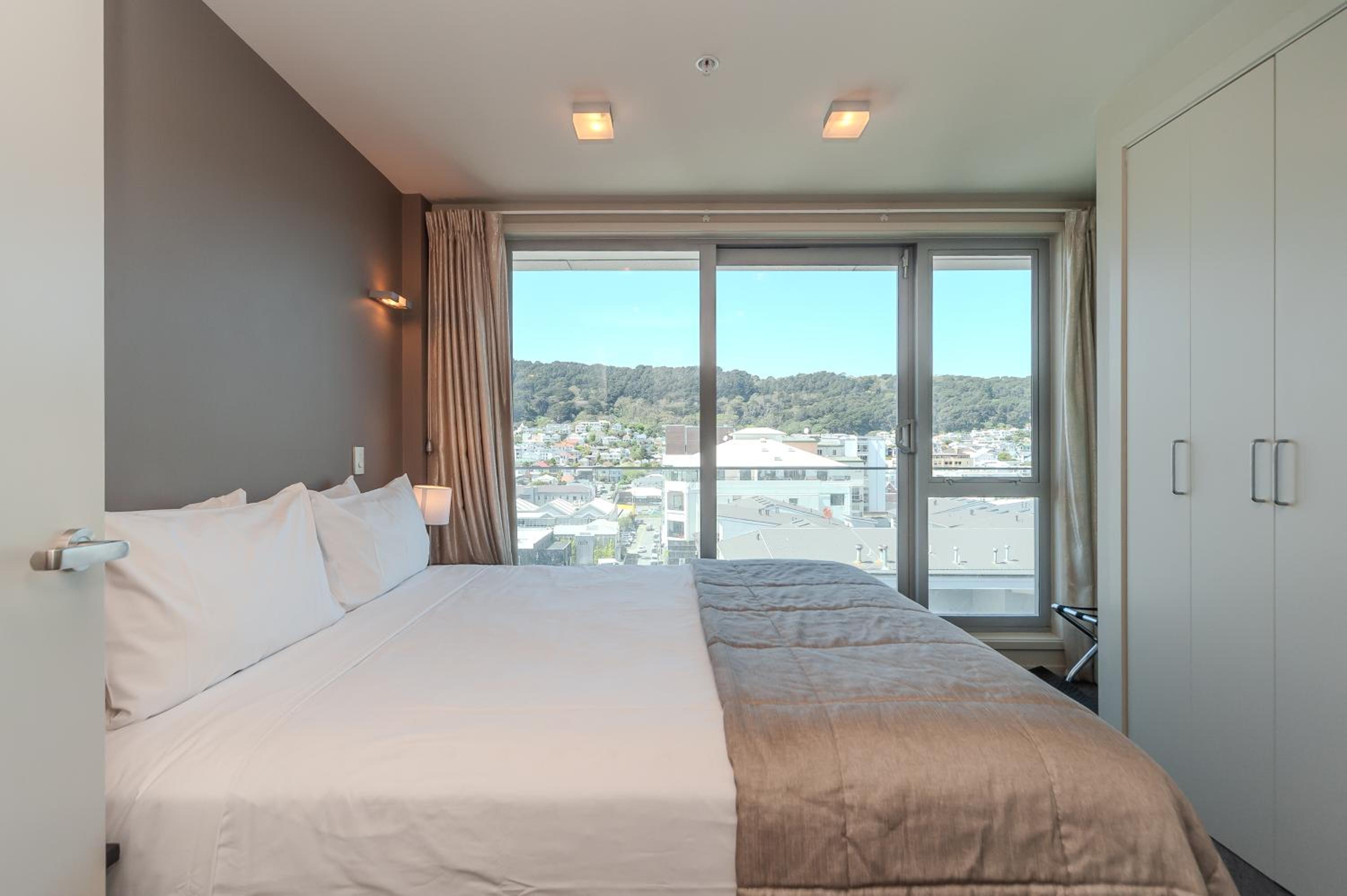 Suite 2 photo 1