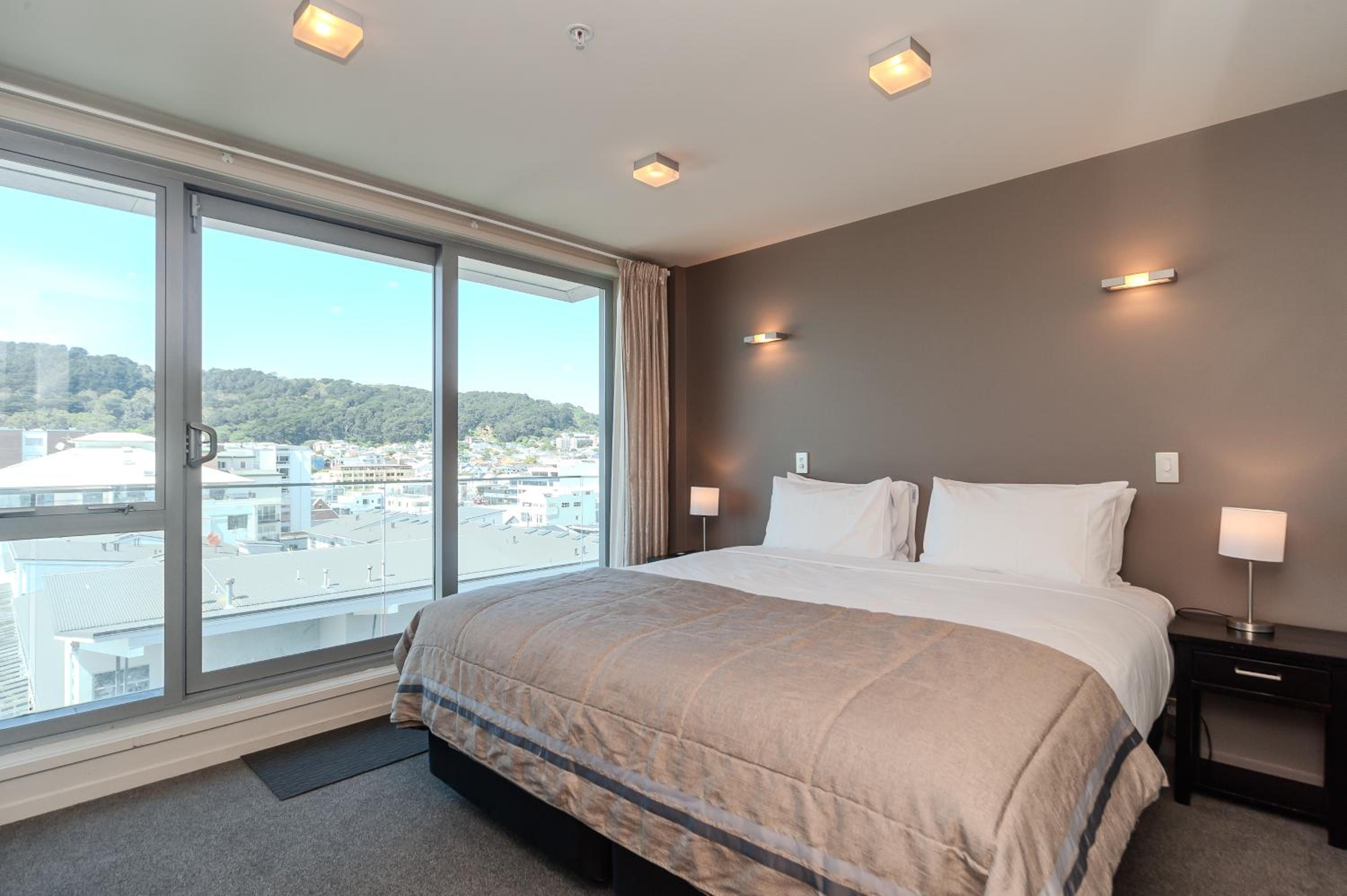 Suite 2 photo 3