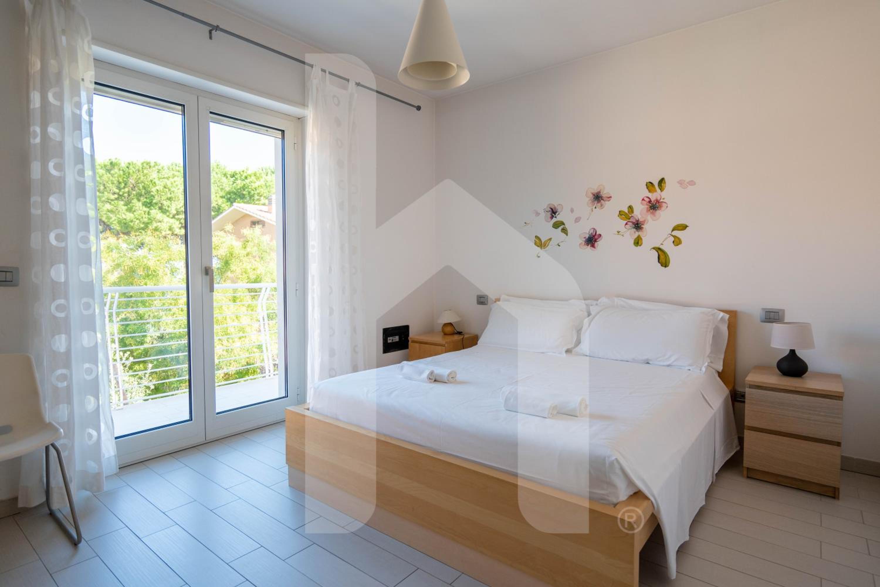 One-Bedroom Apartment with Sea View photo 1