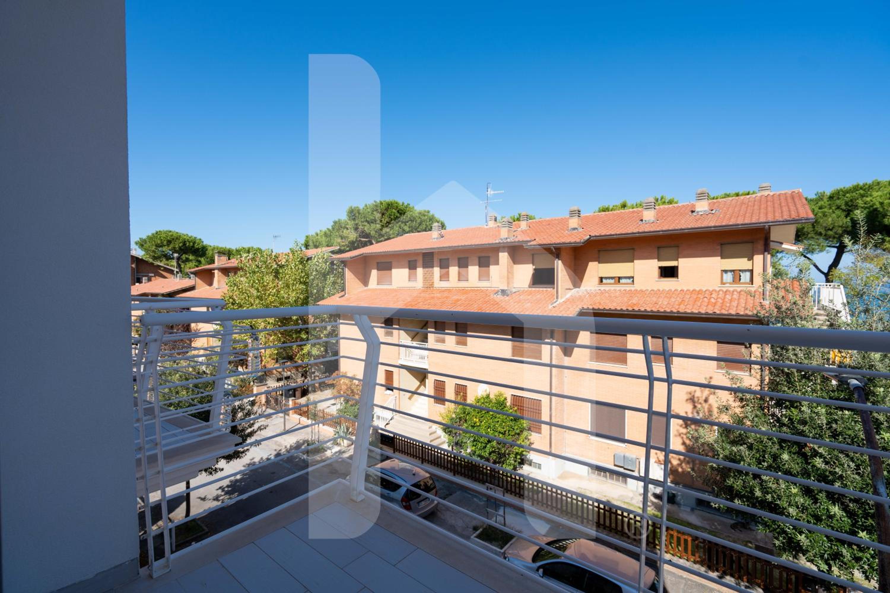 One-Bedroom Apartment with Sea View photo 2