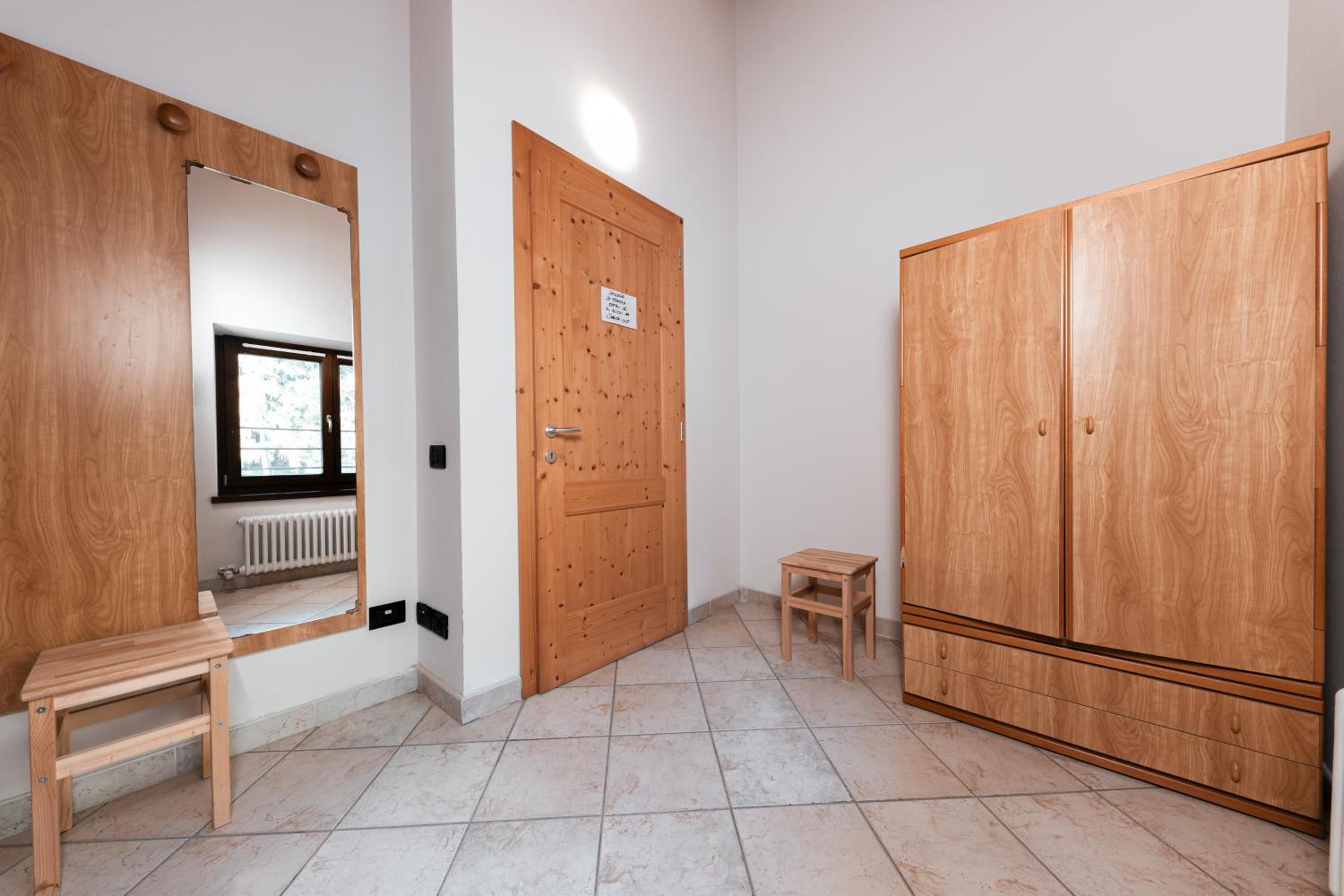 Twin Room with Shared Bathroom photo 2