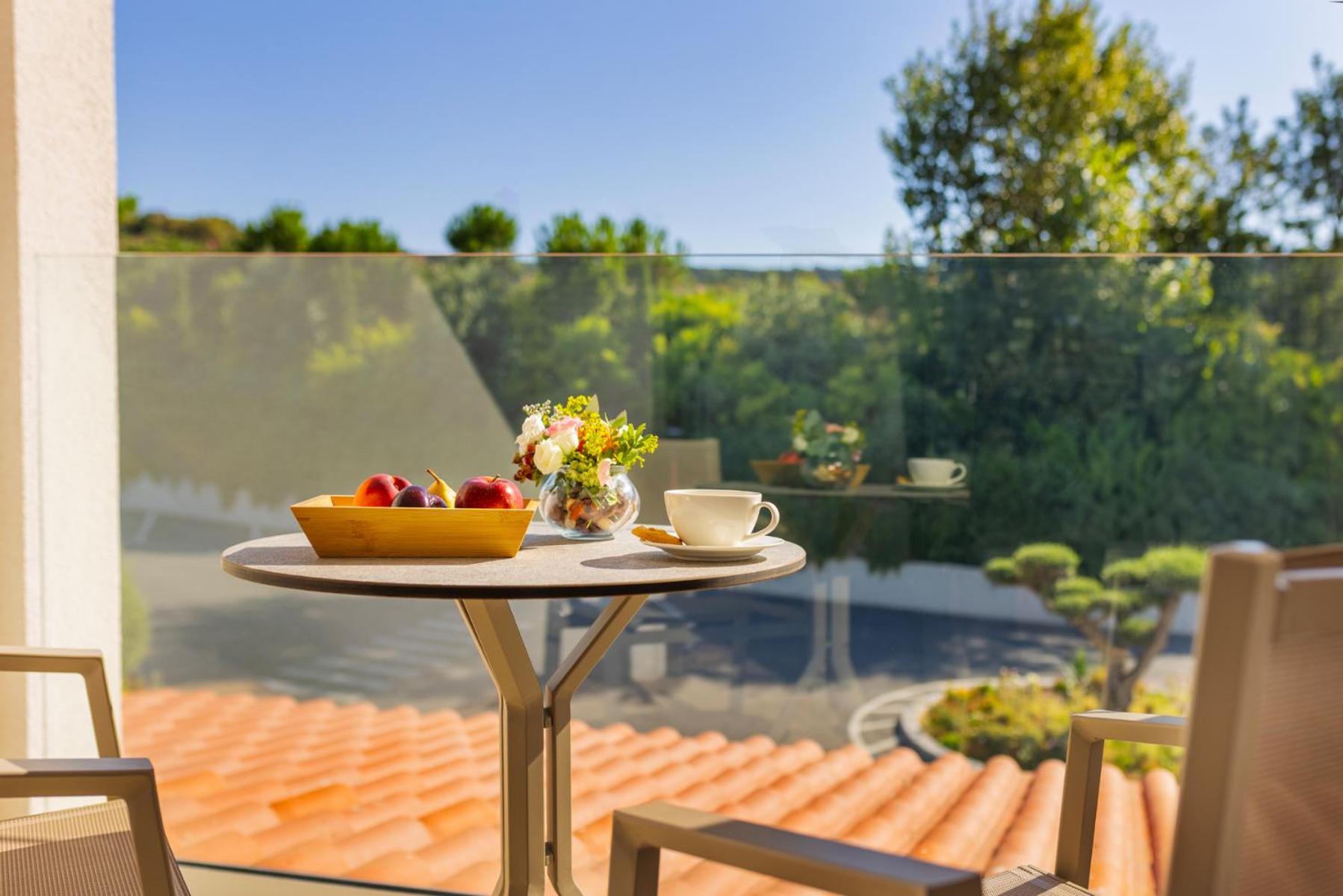 Double Room with Garden View - Photo 3