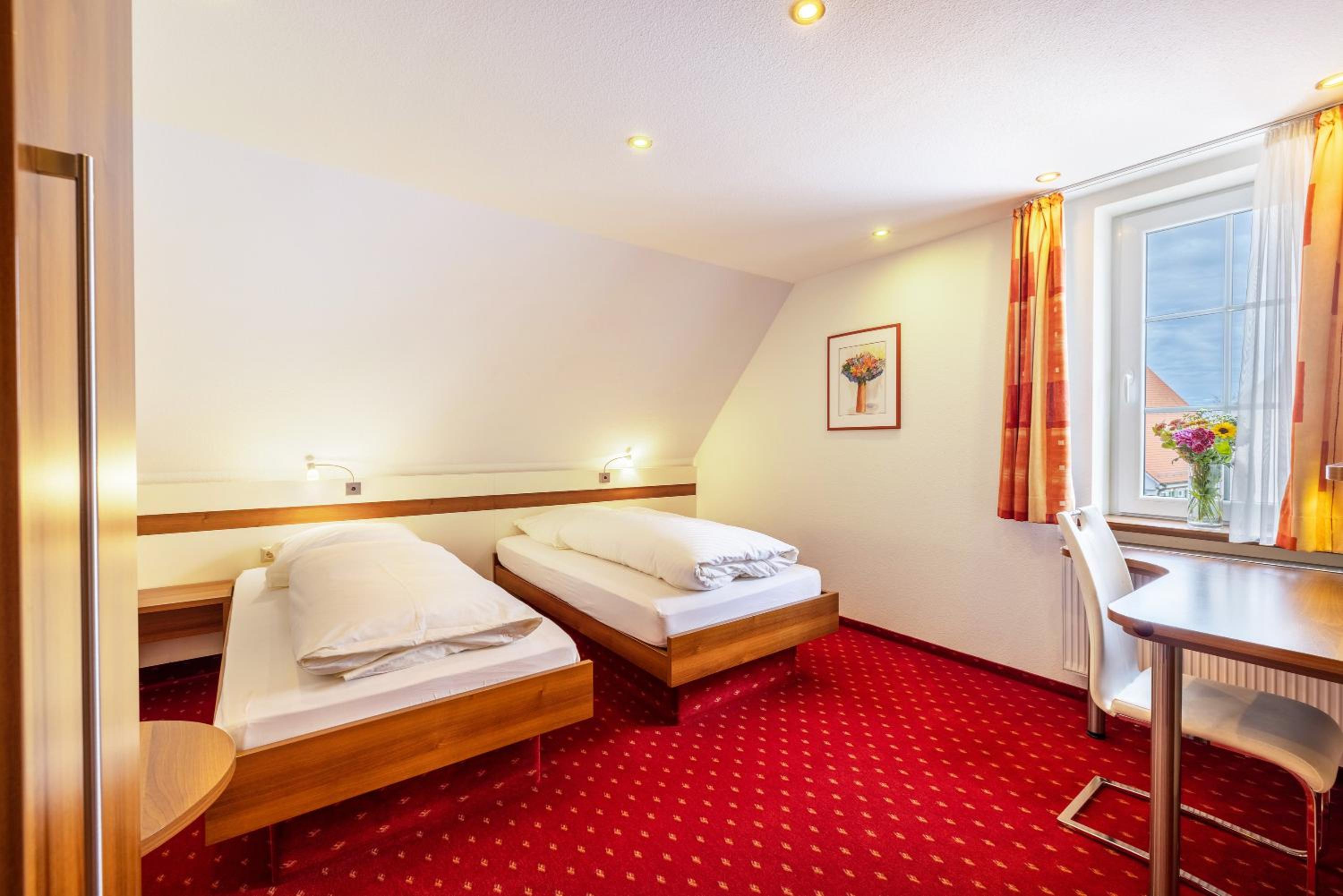 Large Double Room photo 1