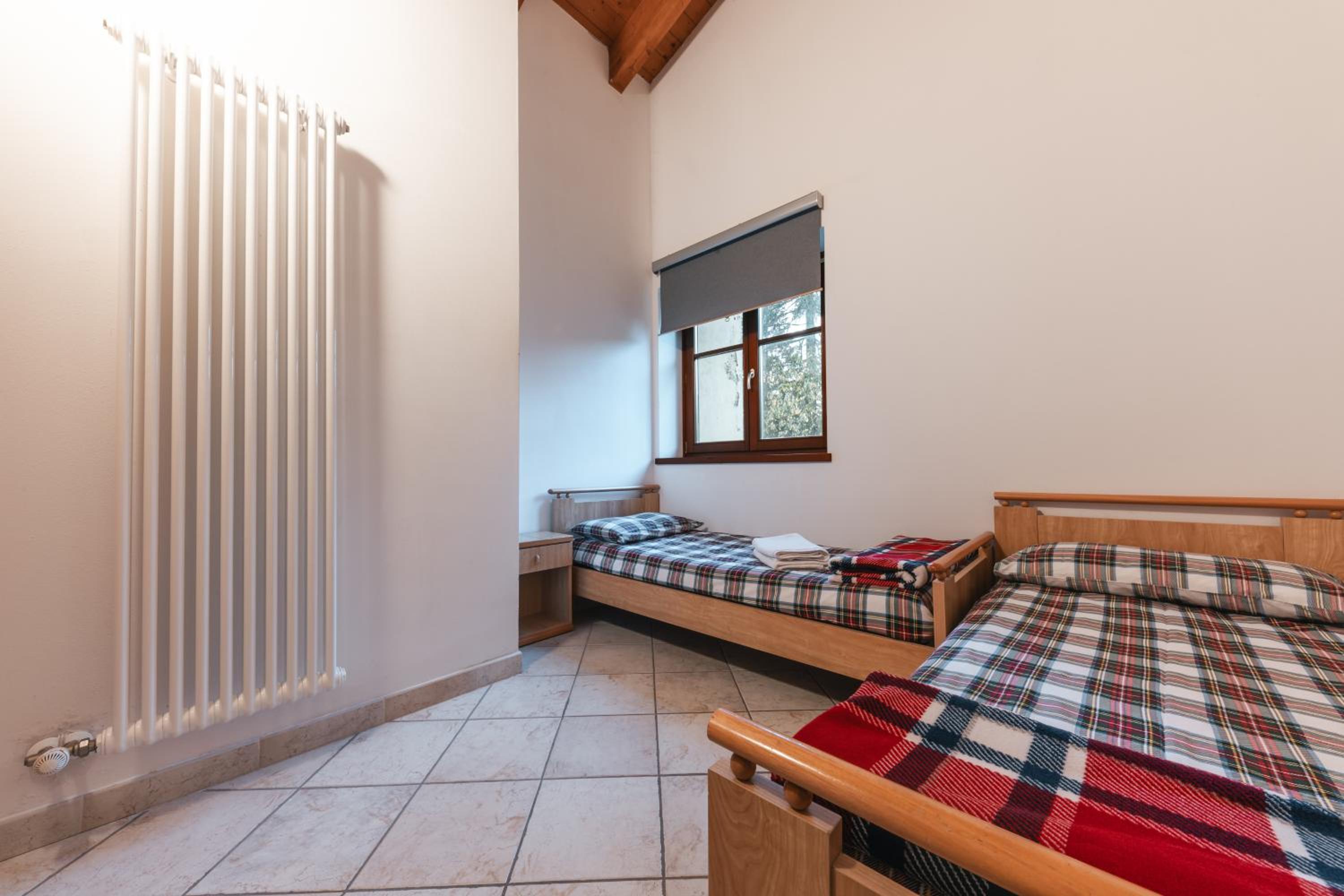 Standard Twin Room with Shared Bathroom photo 2