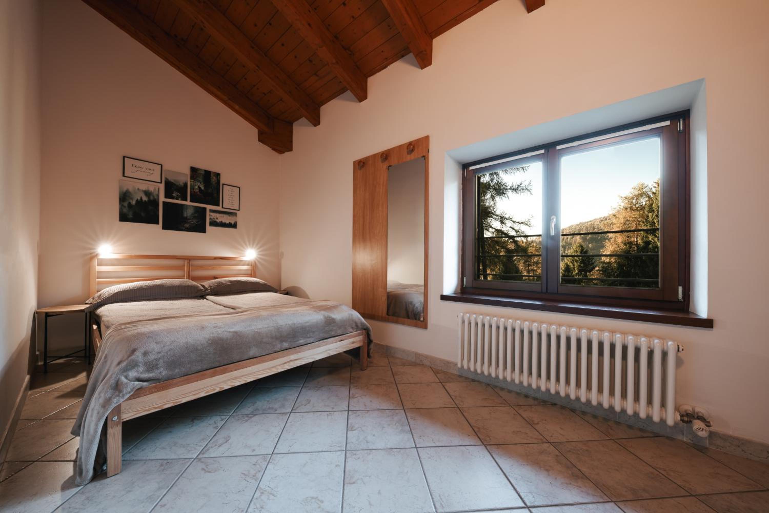 Double Room with Shared Bathroom photo 1