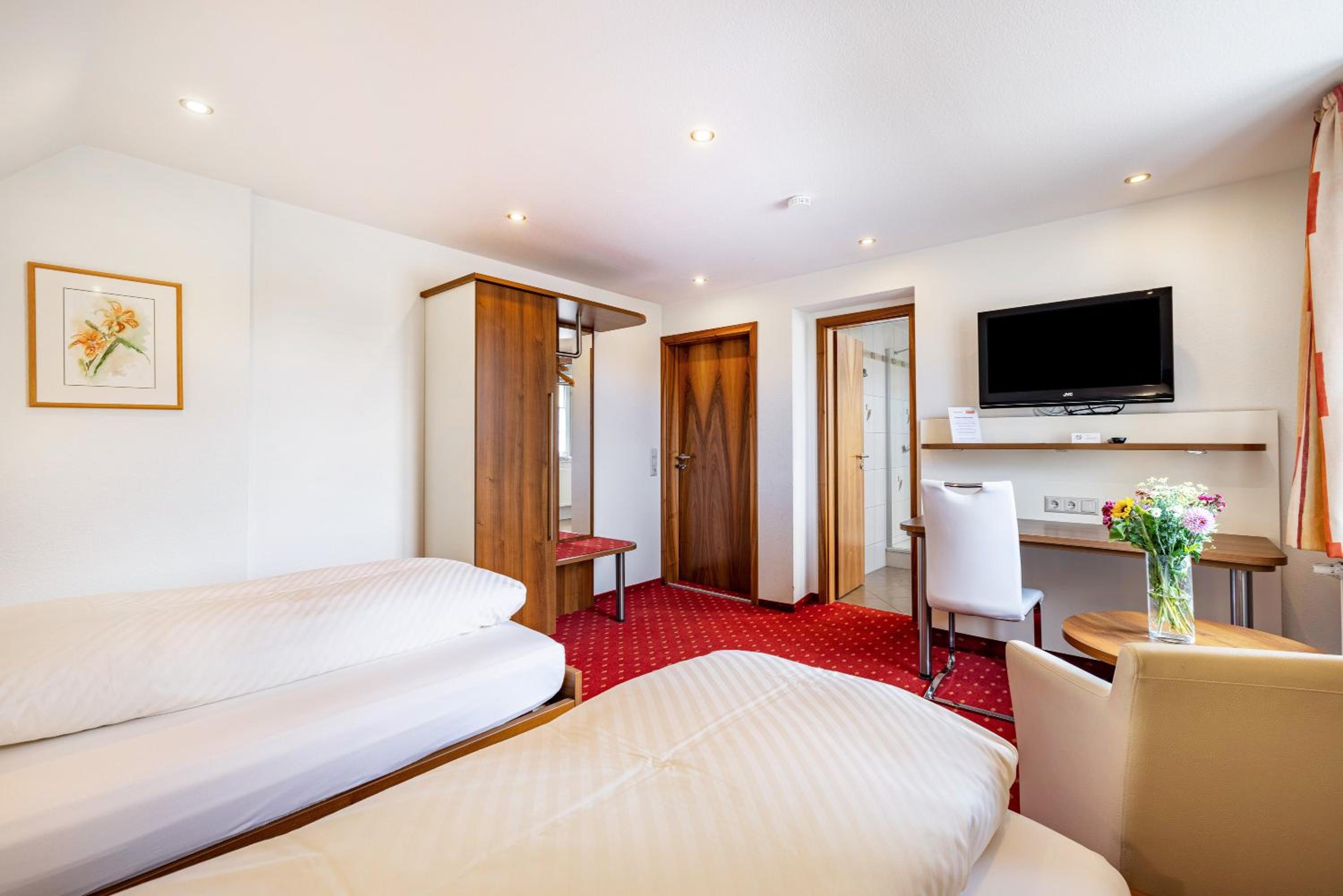 Double Room - Photo 2