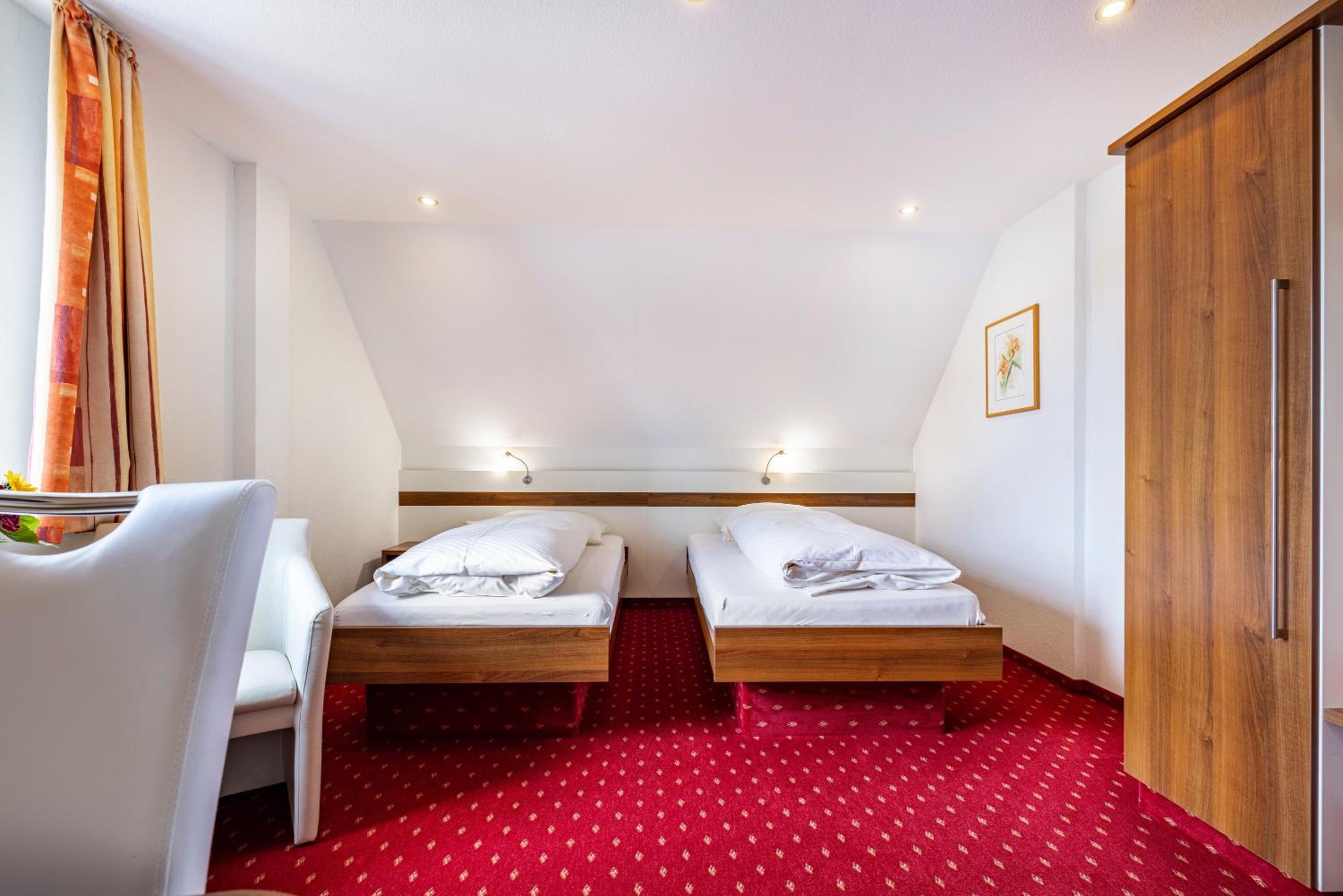 Double Room - Photo 12