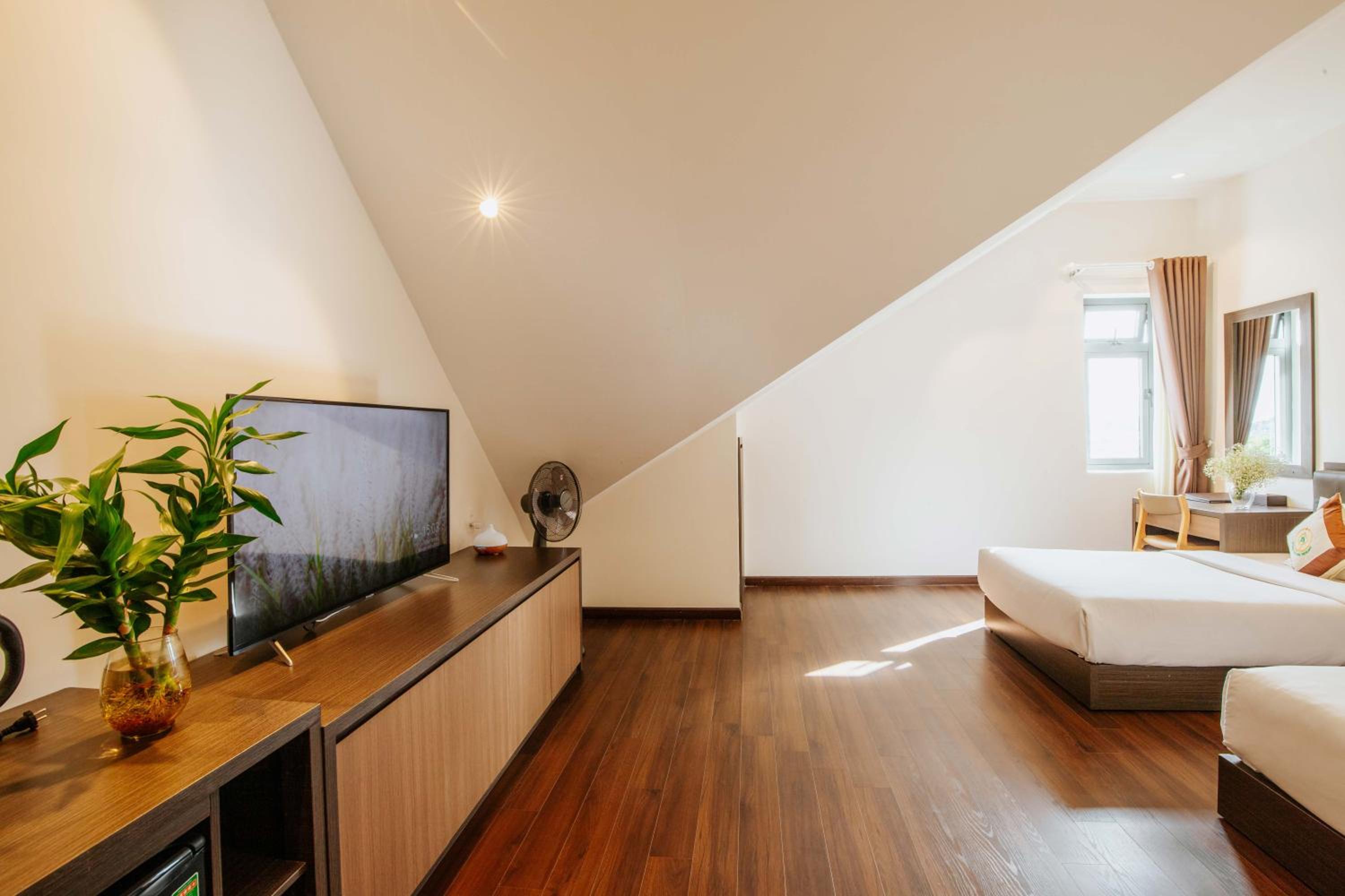 Triple Room with View - Photo 10
