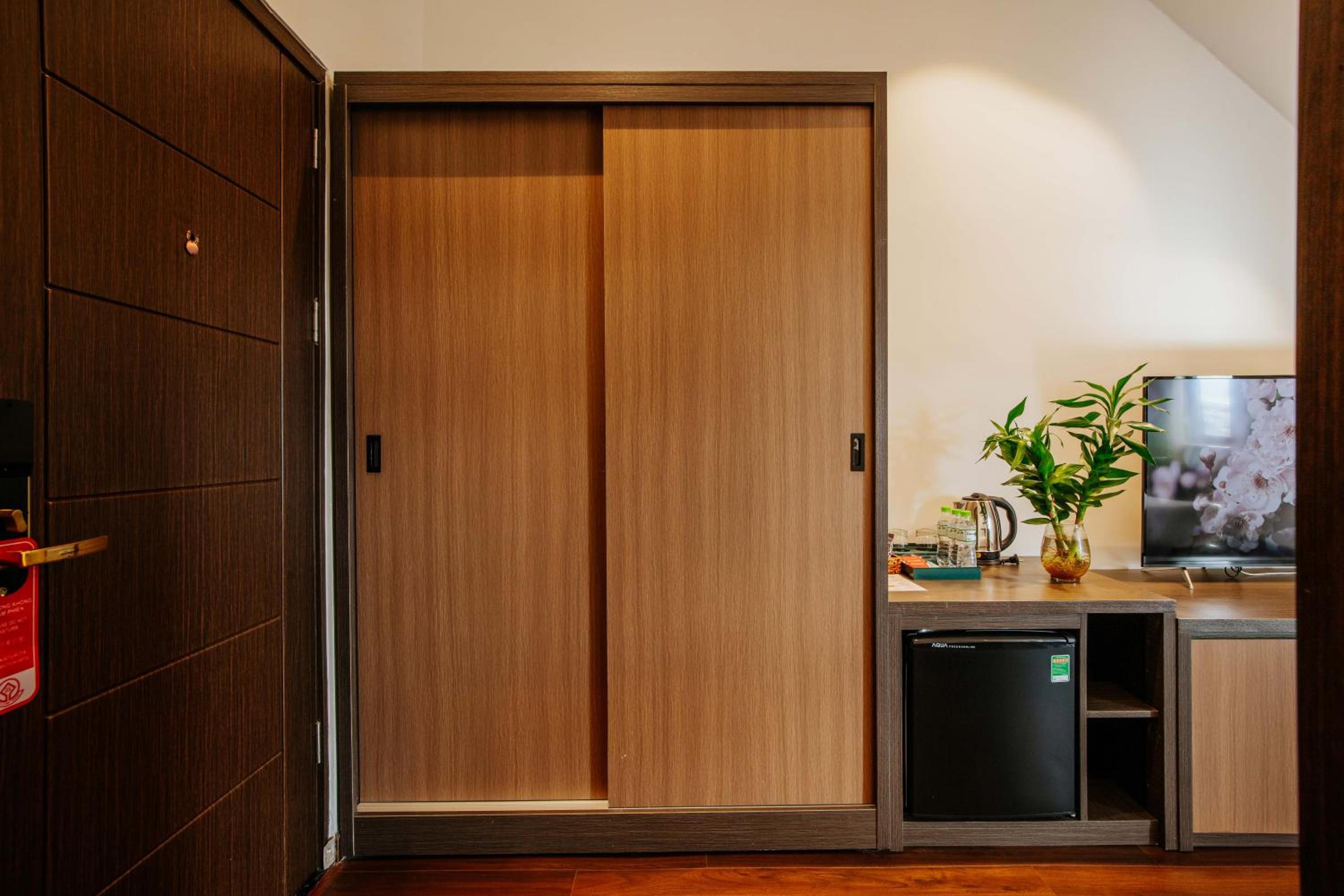 Triple Room with View - Photo 2