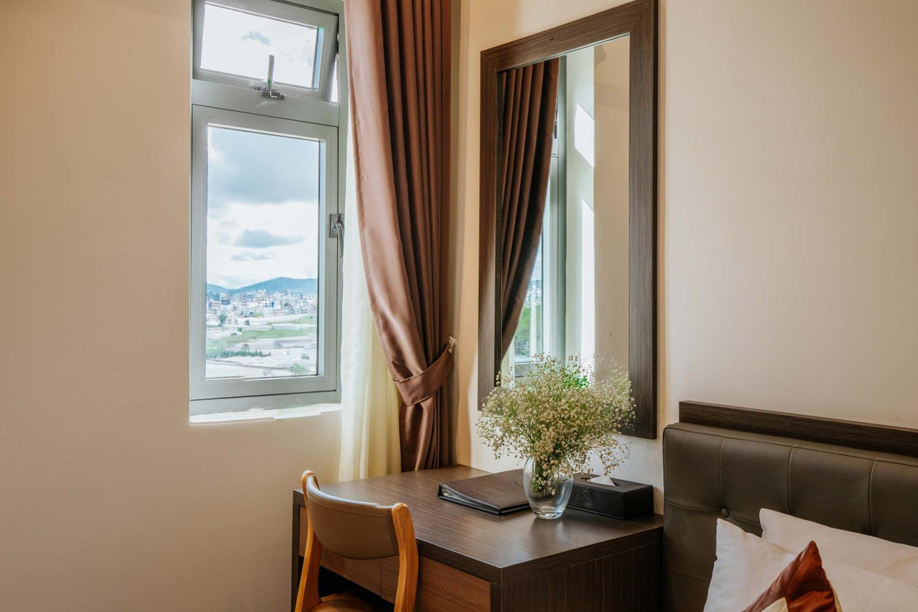 Triple Room with View - Photo 14