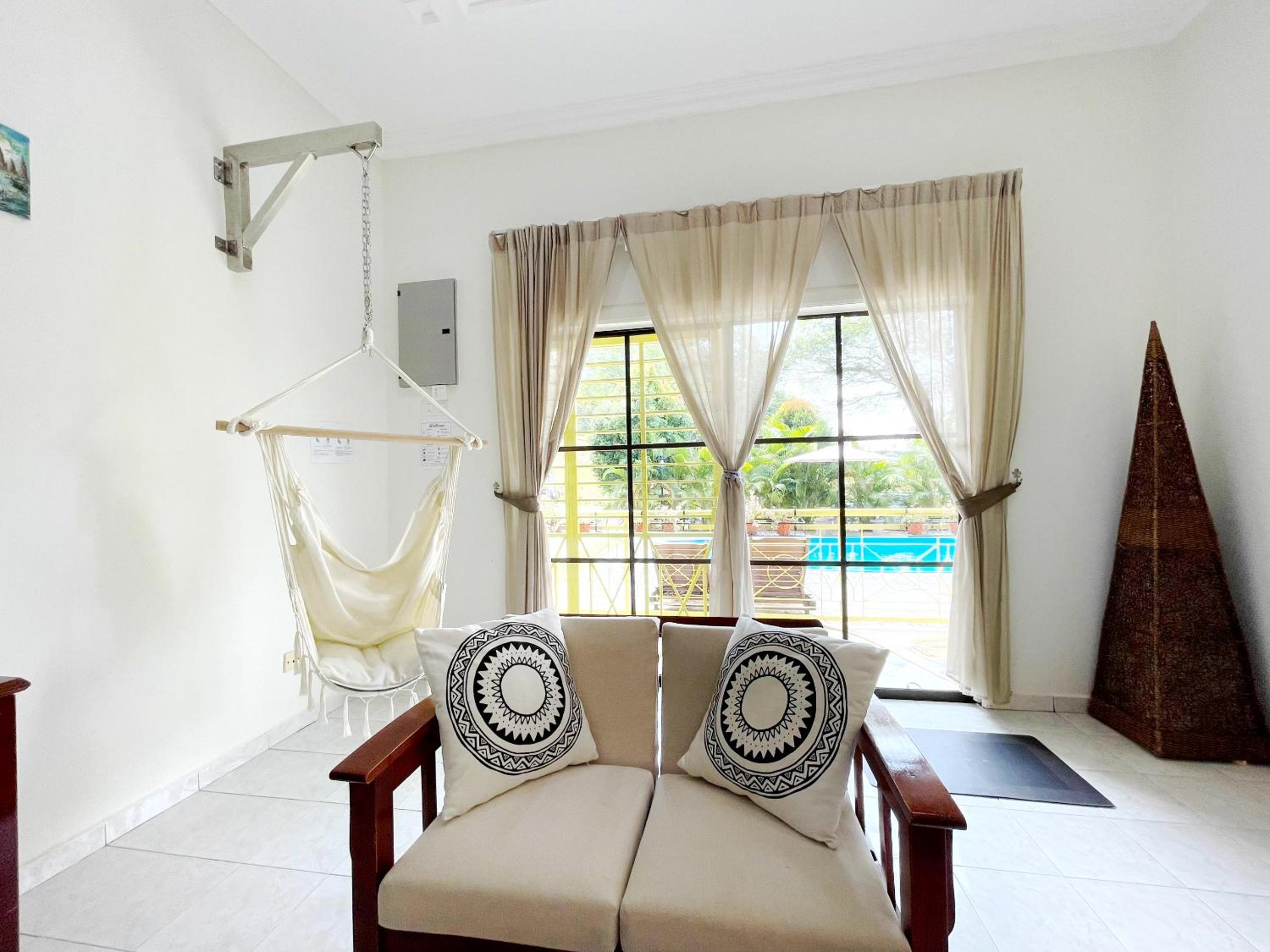 Villa with Private Pool - Photo 13