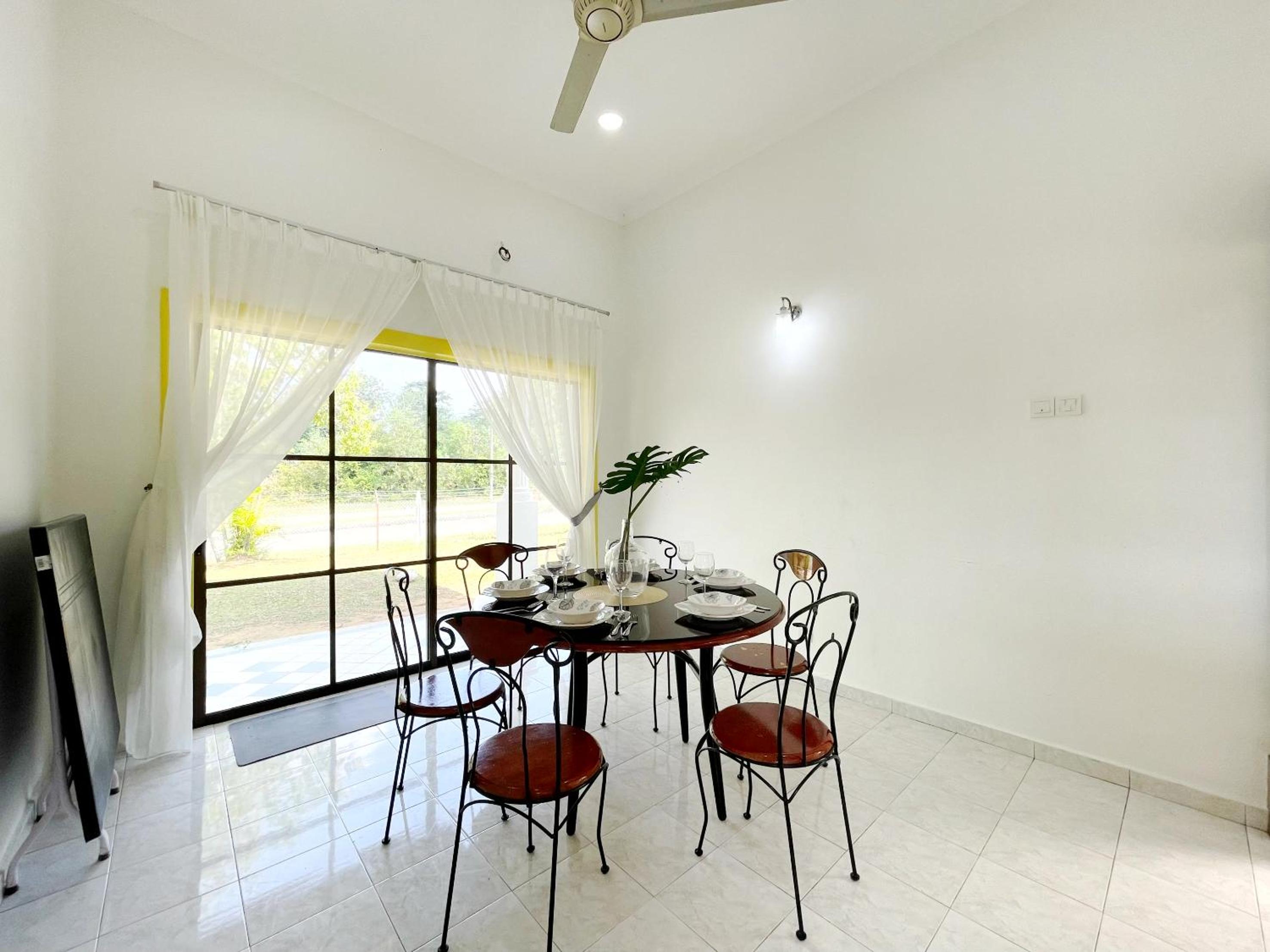 Villa with Private Pool - Photo 20