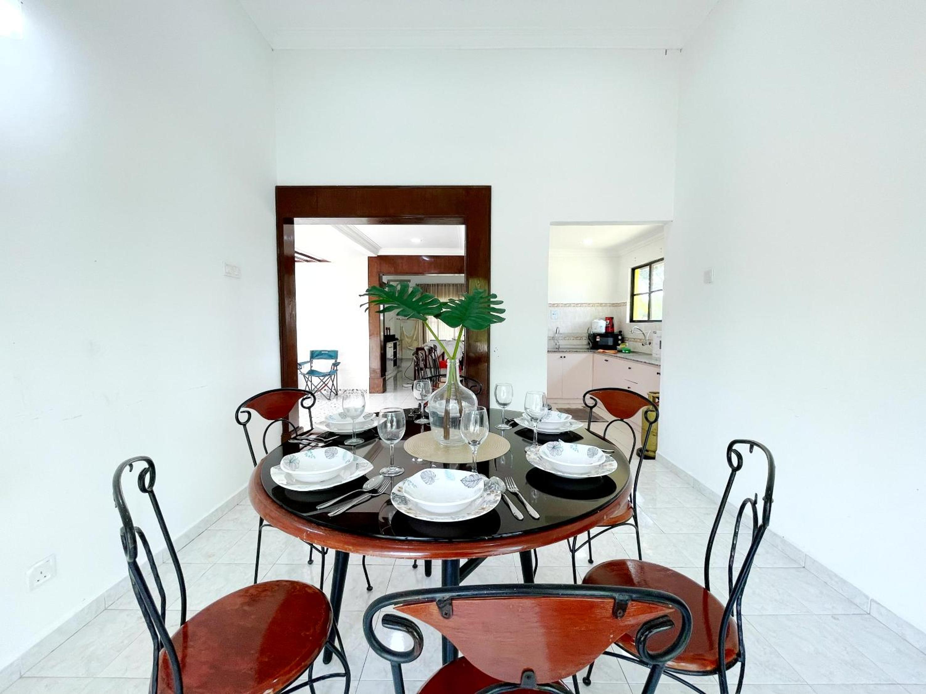 Villa with Private Pool - Photo 21