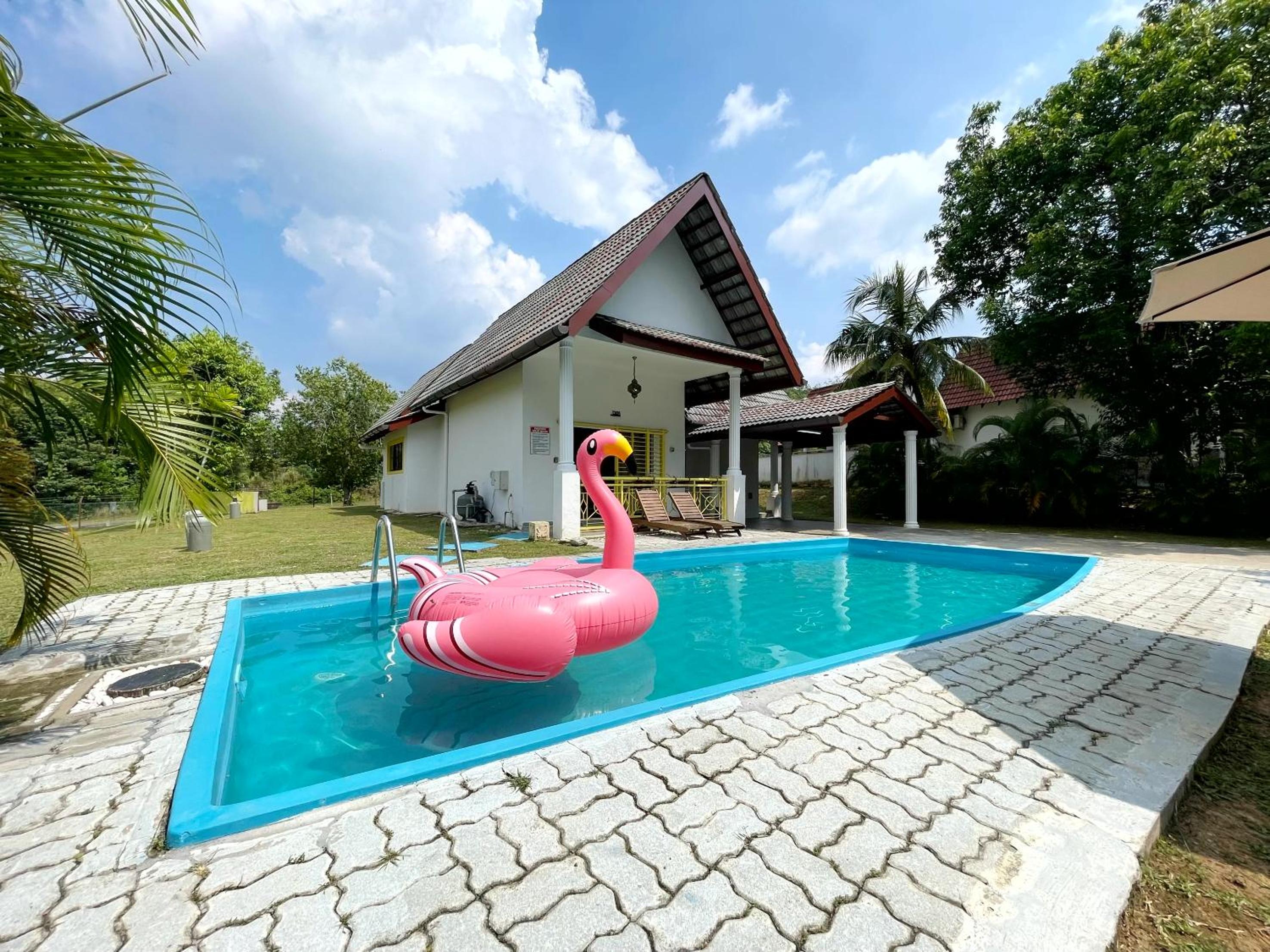 Villa with Private Pool - Photo 4