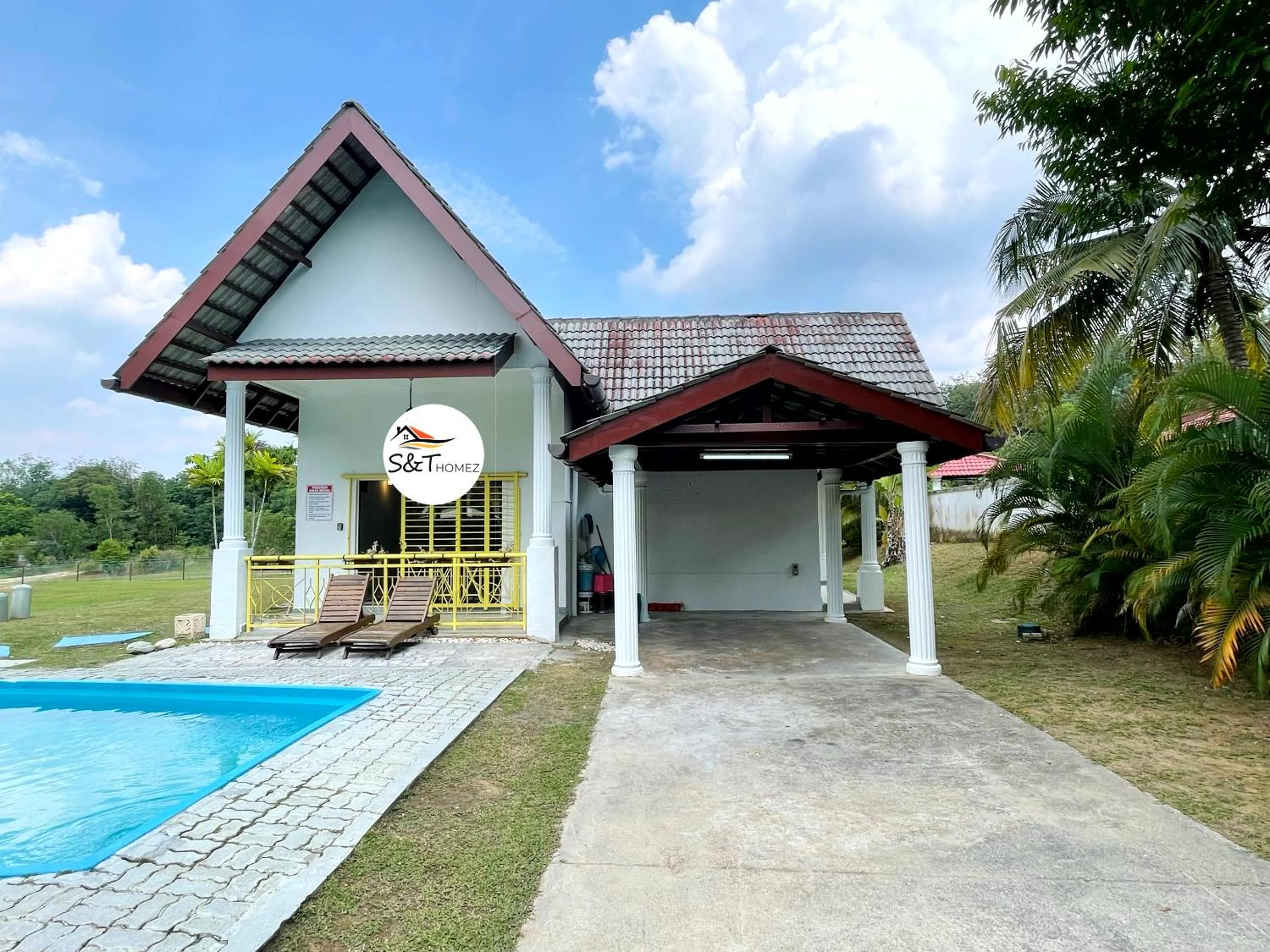 Villa with Private Pool - Photo 8
