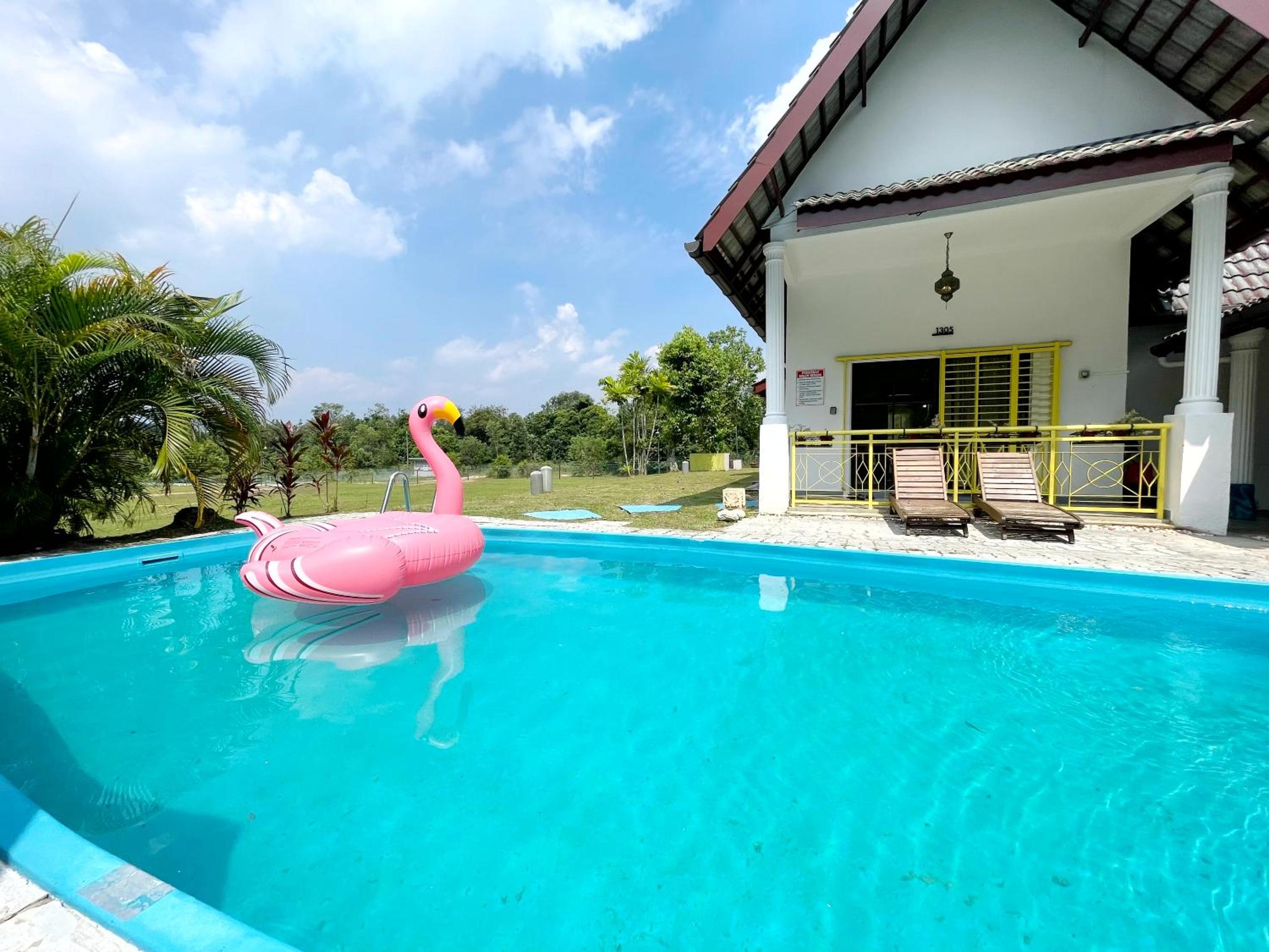 Villa with Private Pool - Photo 3