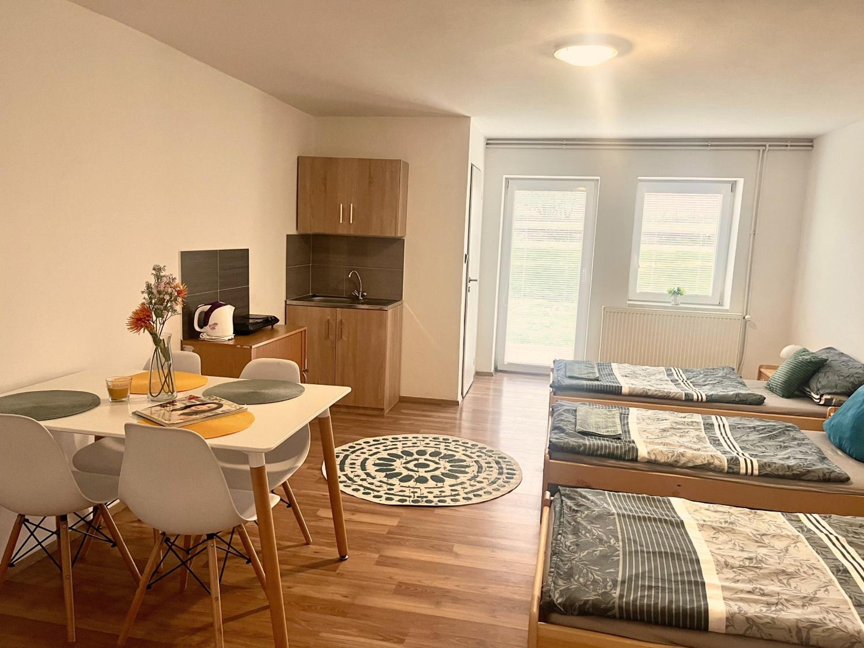 Economy Triple Room with Shared Bathroom photo 1