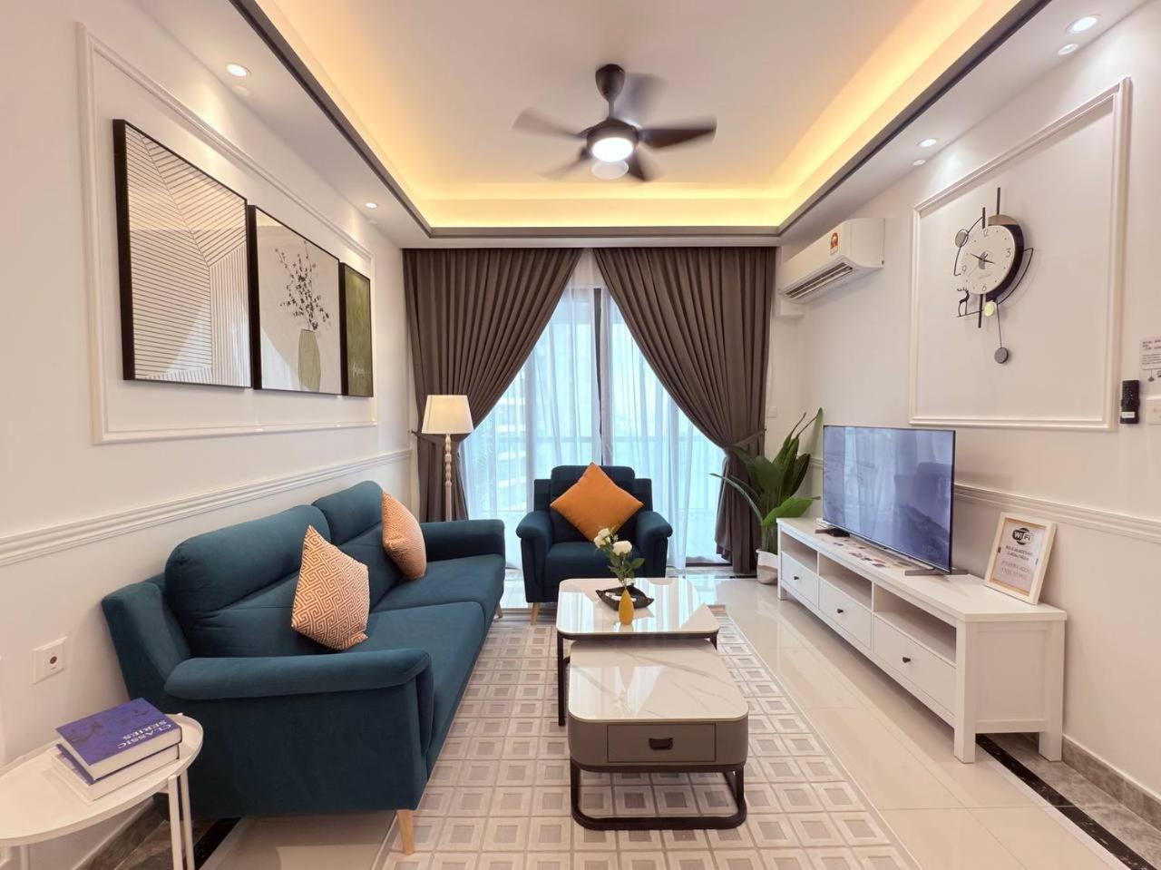 Two-Bedroom Apartment with Terrace and Sea View