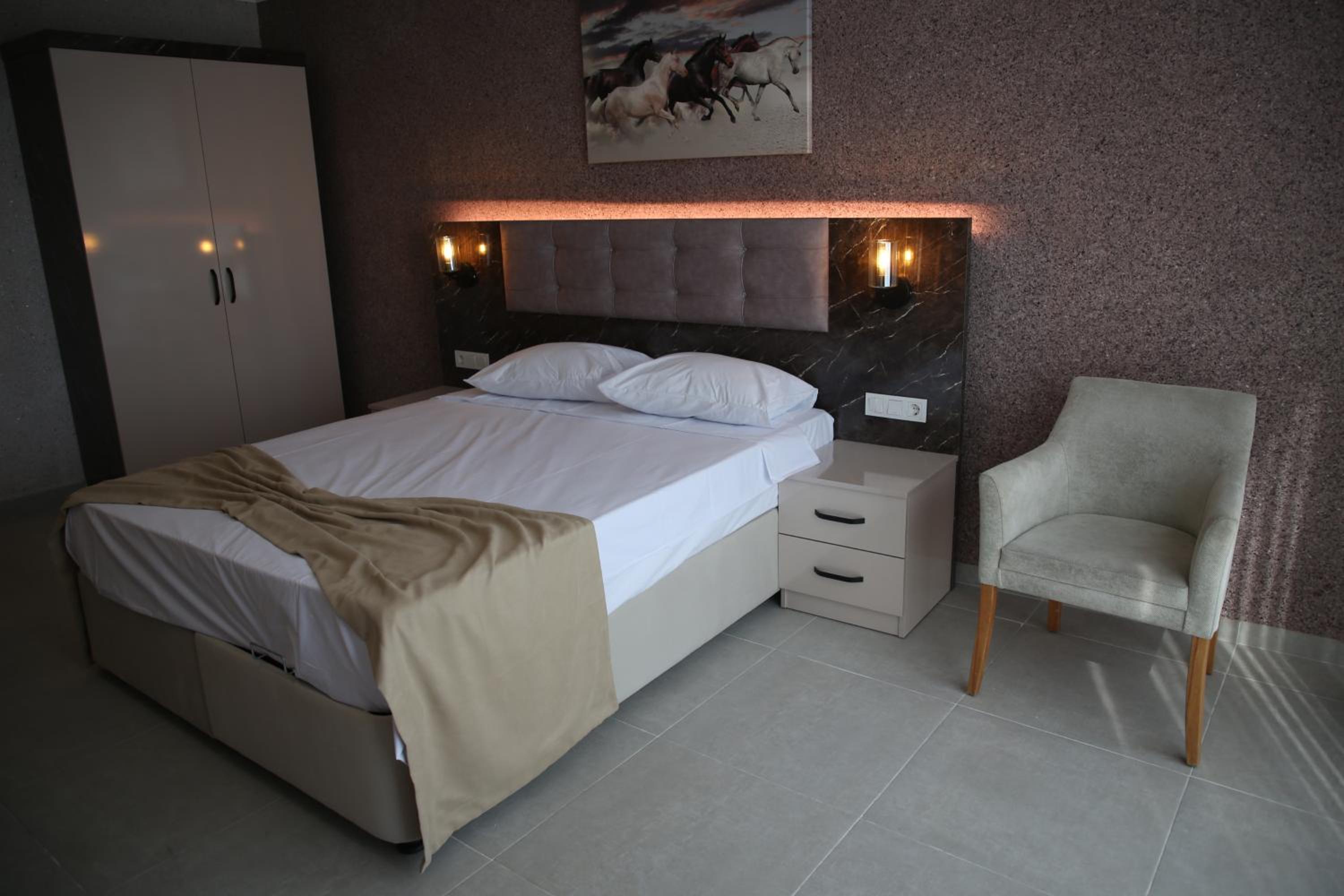 Economy Double Room photo 3