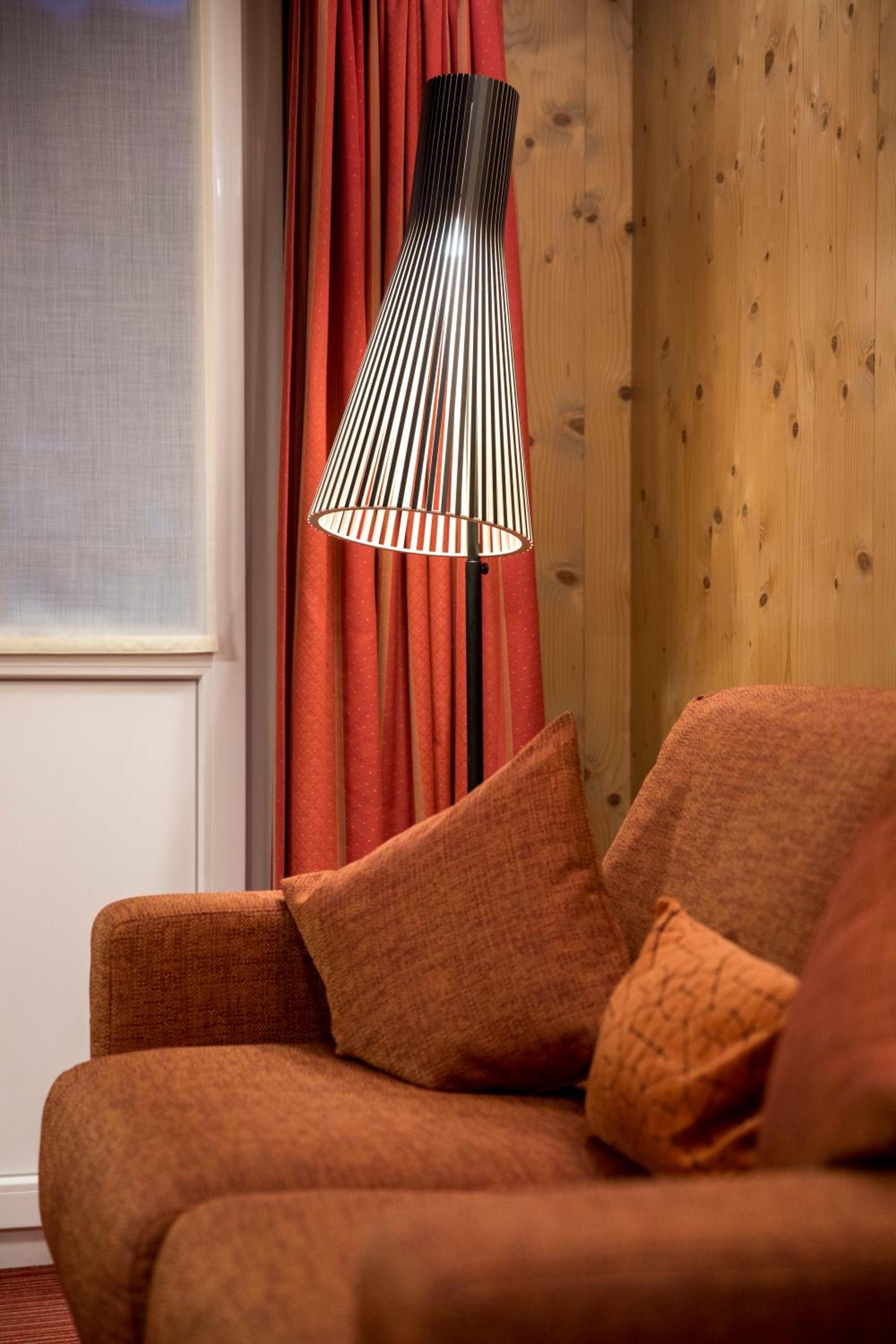 Deluxe Double Room Eiger View with balcony - Photo 7