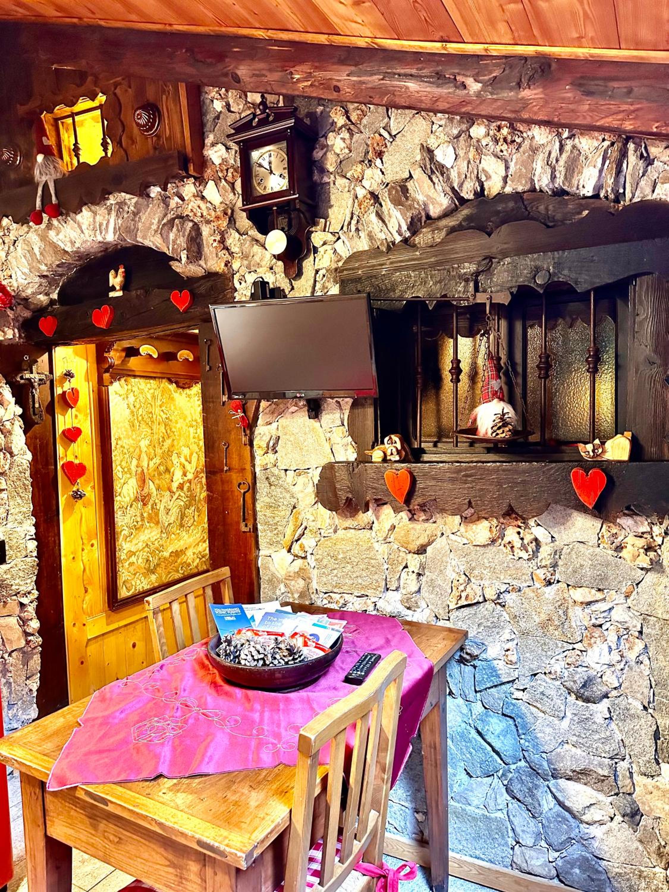 One-Bedroom Apartment - Photo 40