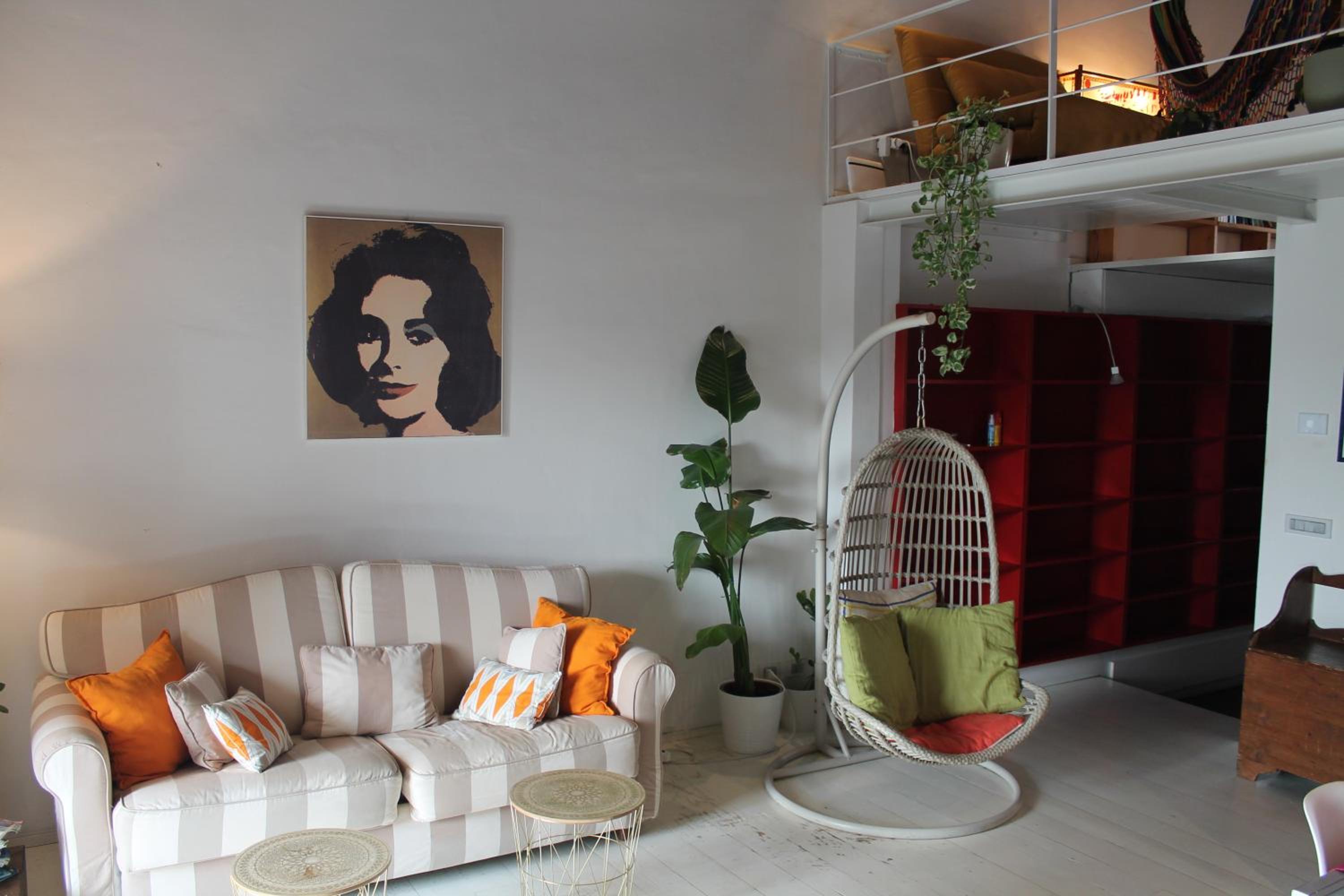 One-Bedroom Apartment photo 2