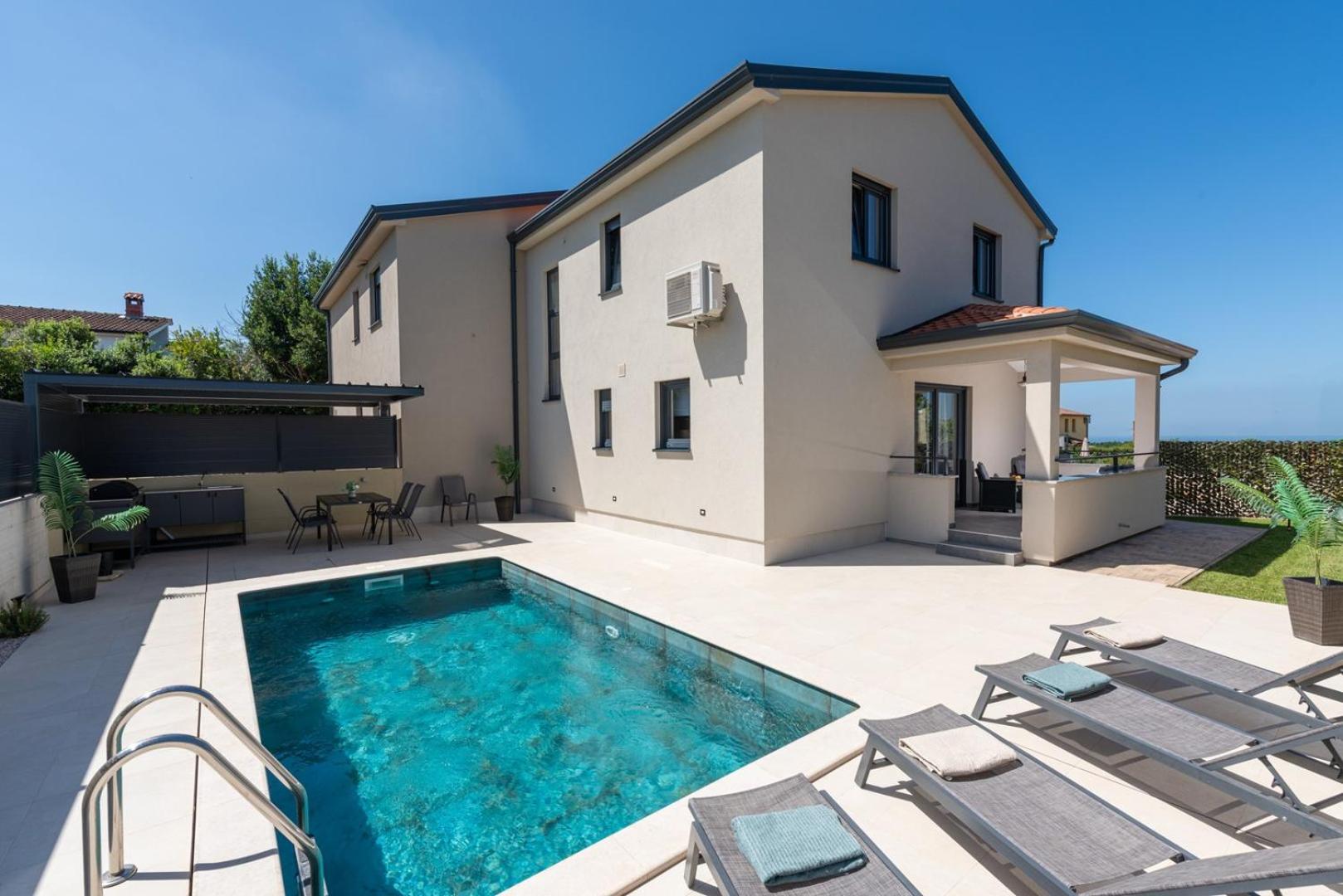 Villa With Private Pool photo 2