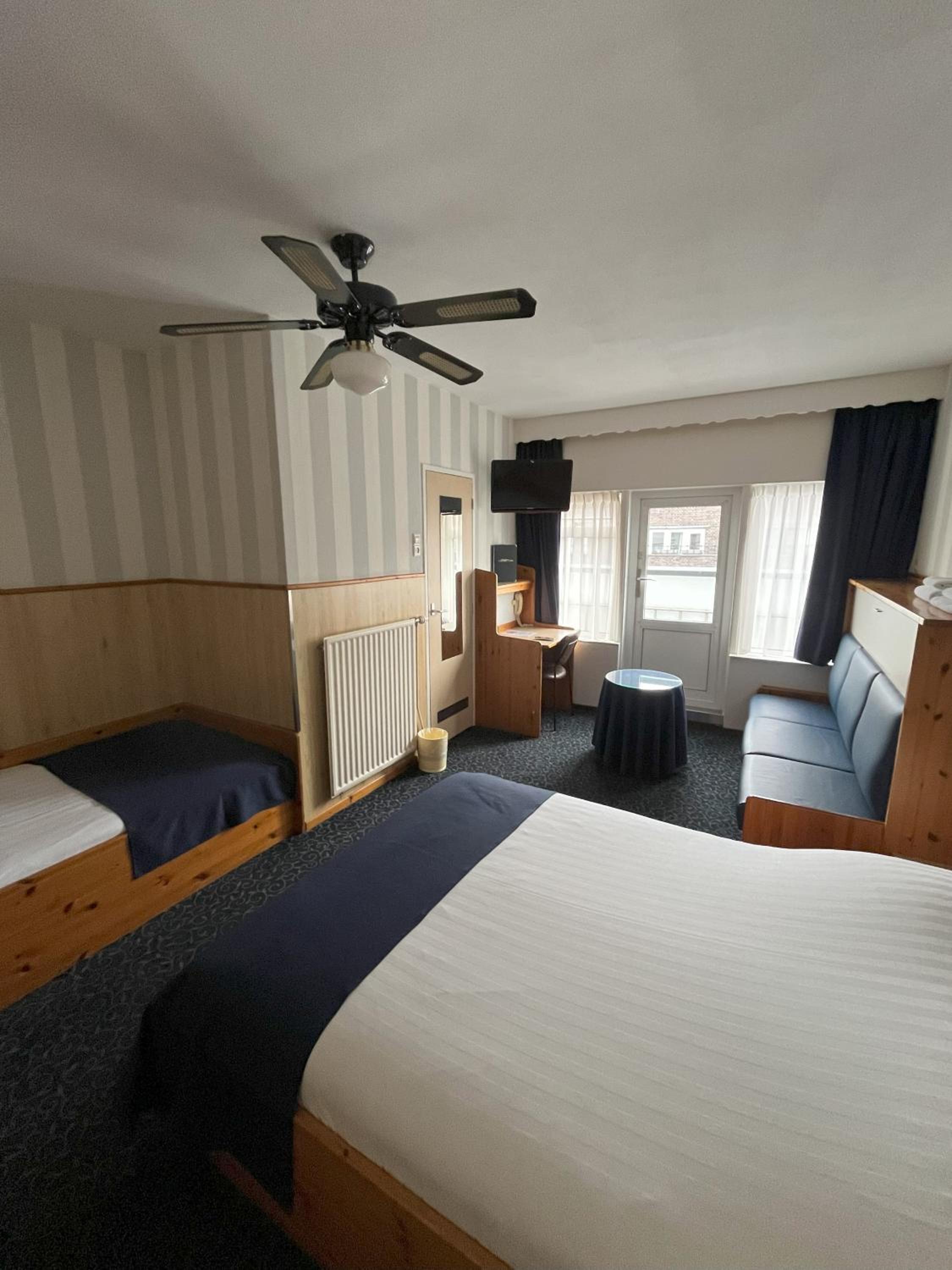 Standard Quadruple Room - Photo 3