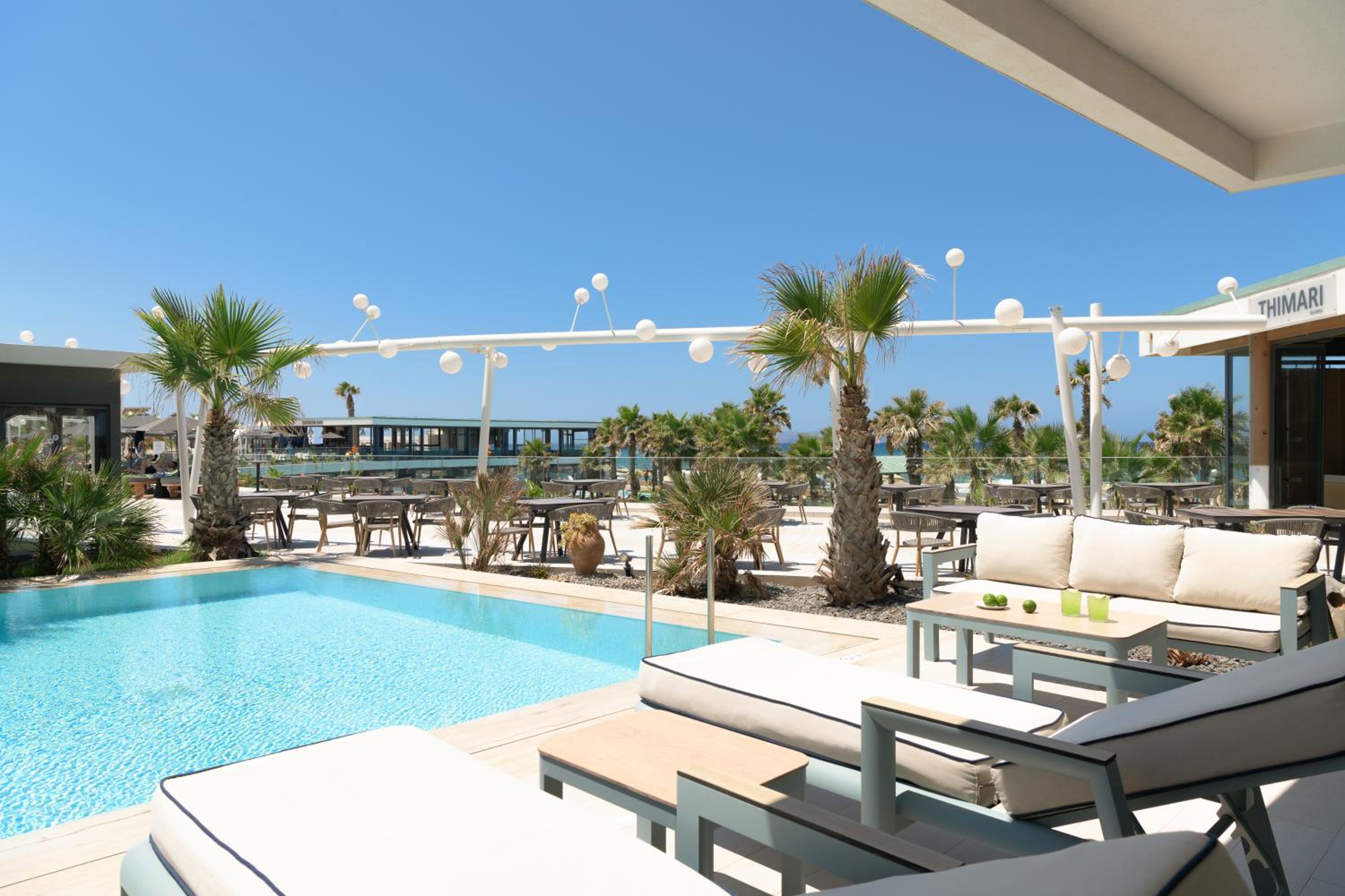 Deluxe Double Pool or Sea View with Individual Pool - Photo 2