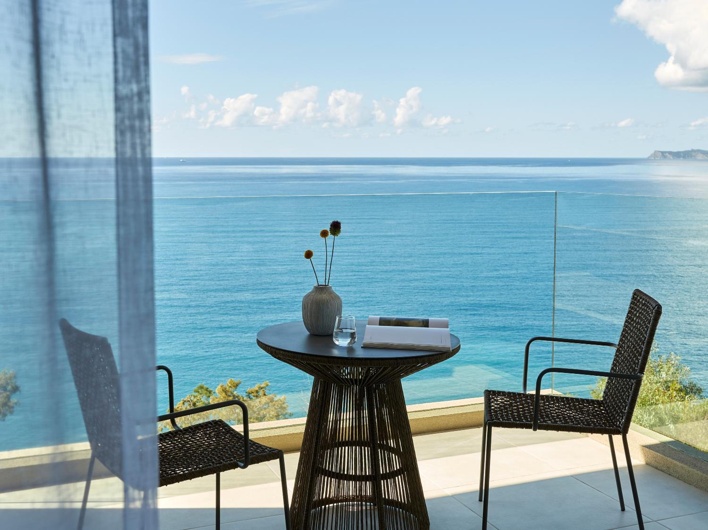 Family Room Sea View (2 adults & 2 Children) - Photo 4