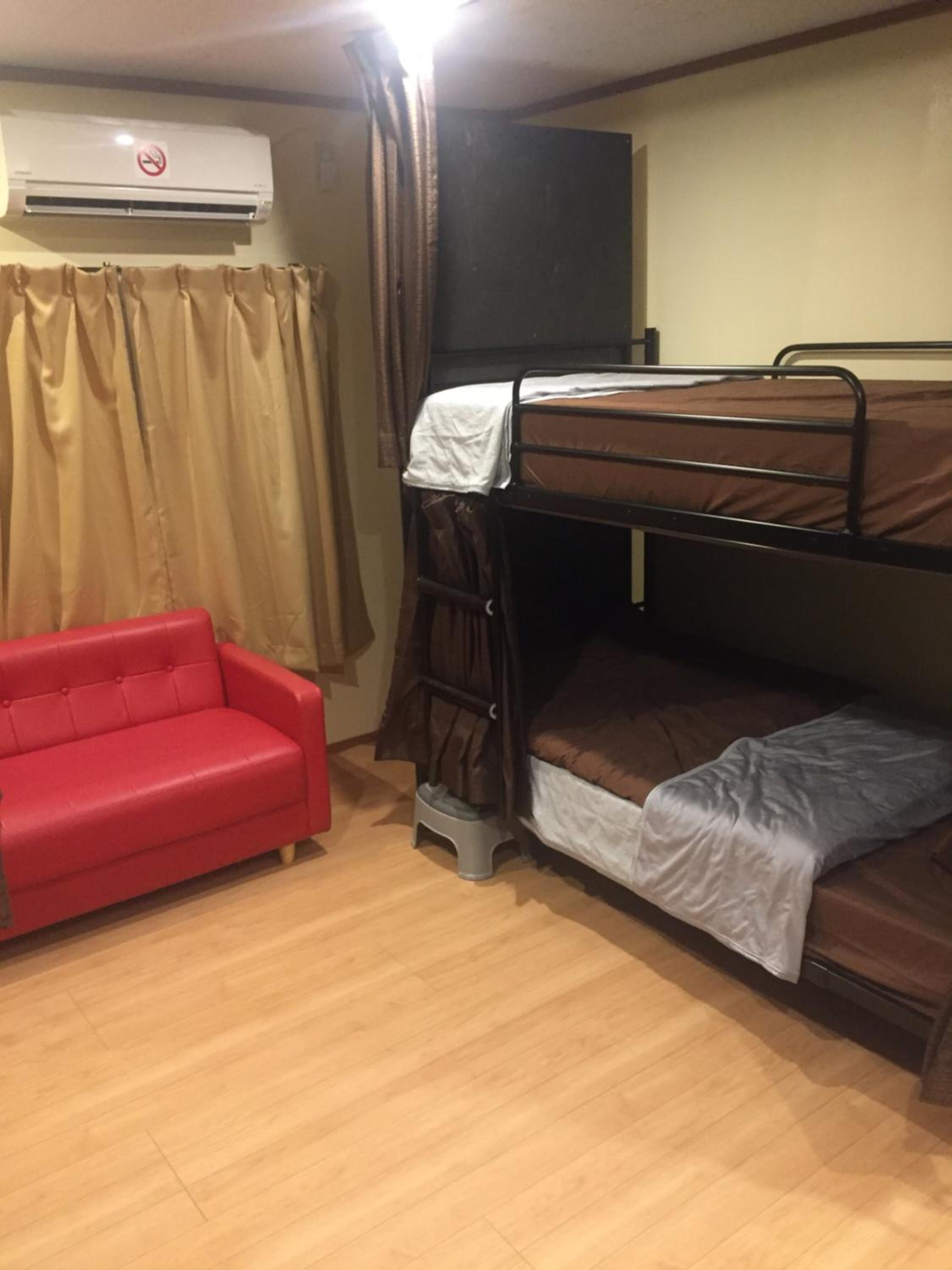 6-Bed Female Dormitory Room photo 1