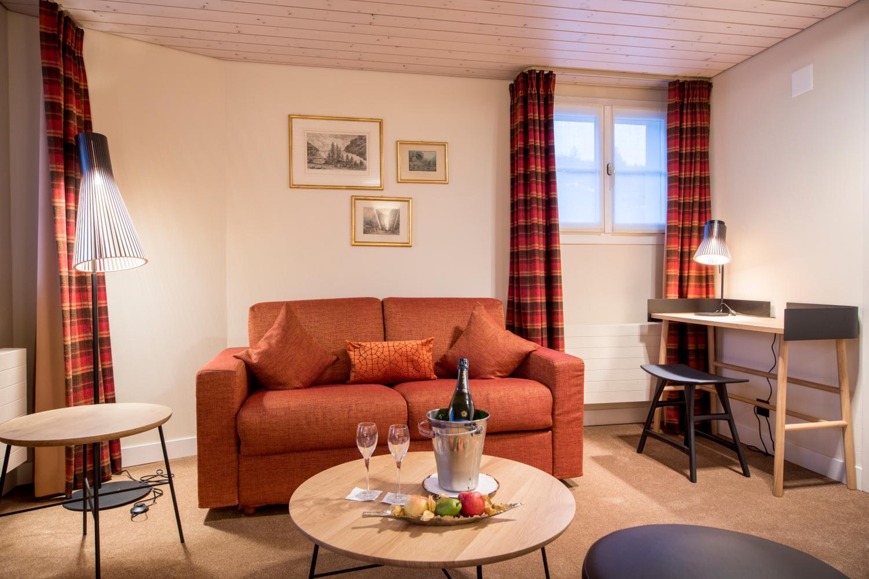 Deluxe Double Room - Photo 13
