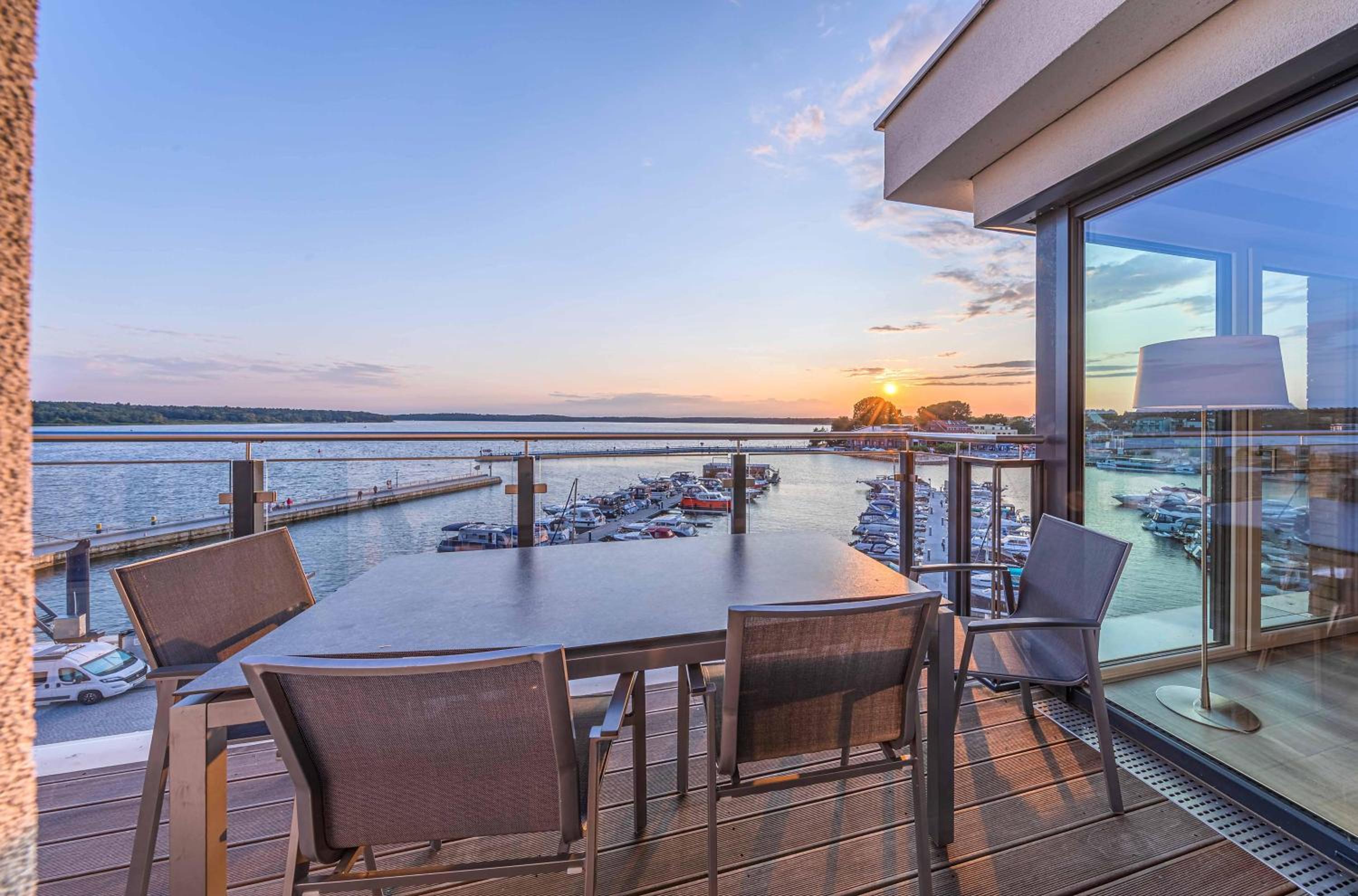 Apartment with Lake View photo 3