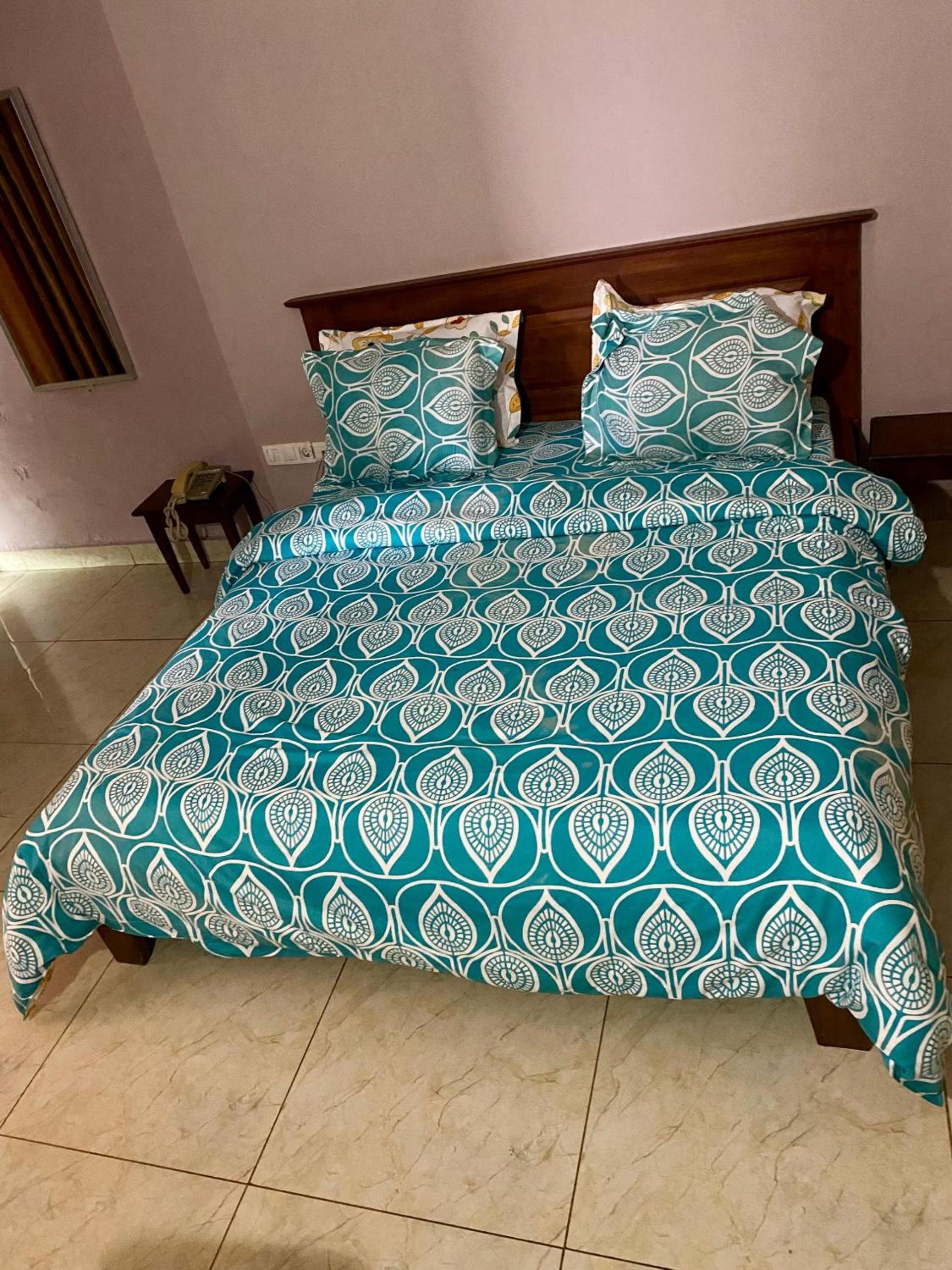 Double Room (1 Adult + 1 Child)