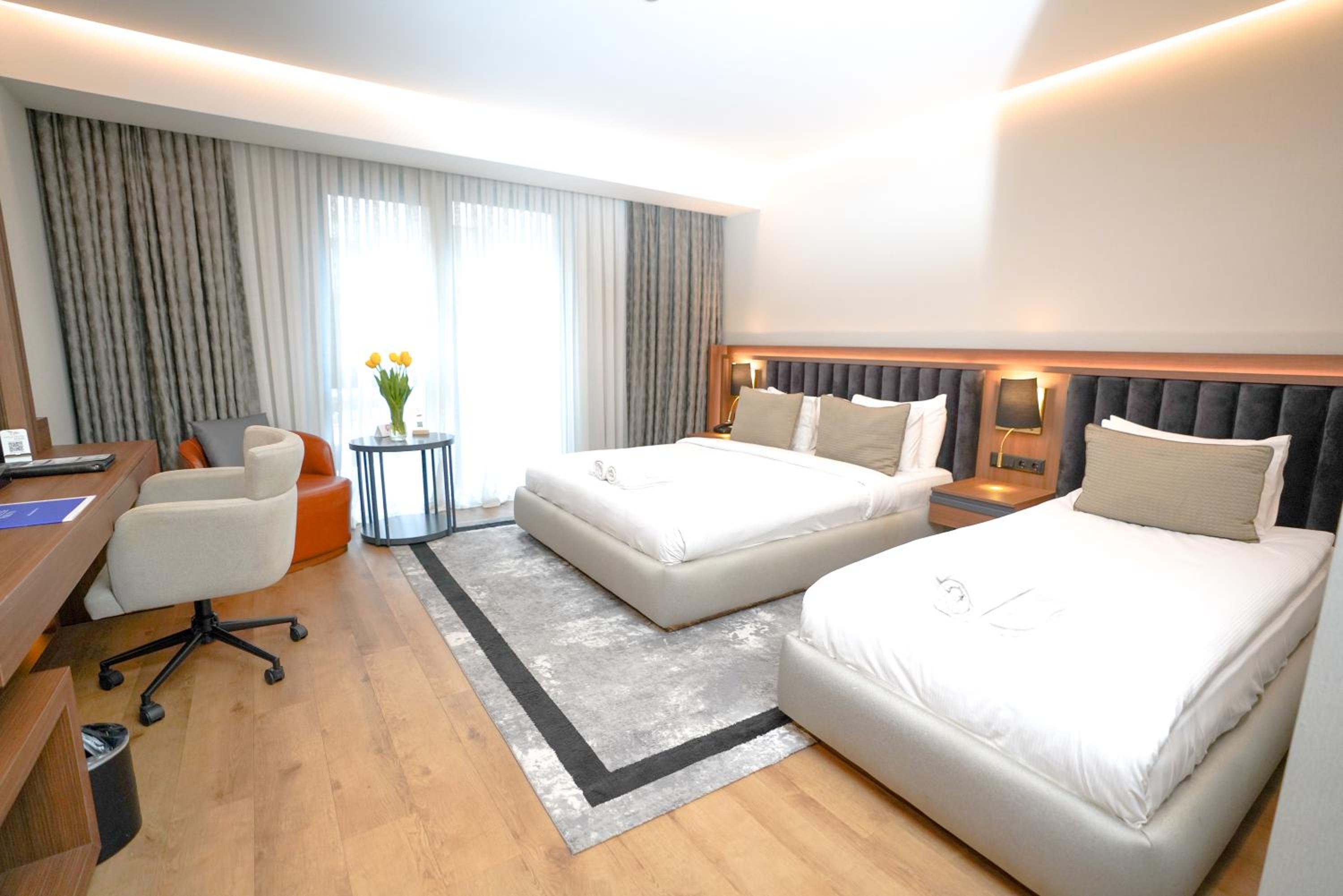 Deluxe Triple Room photo 3