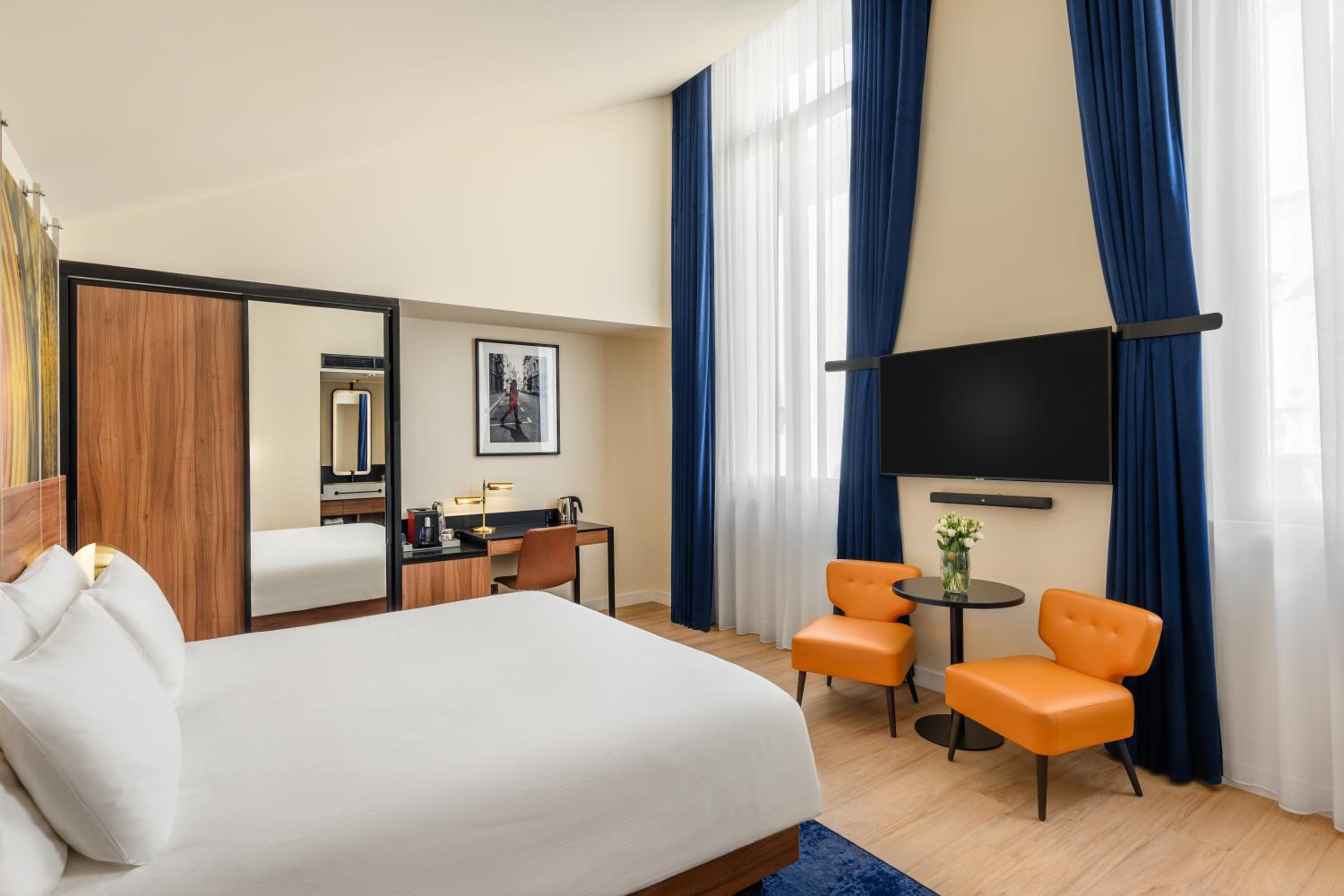 Premium Room - Photo 11