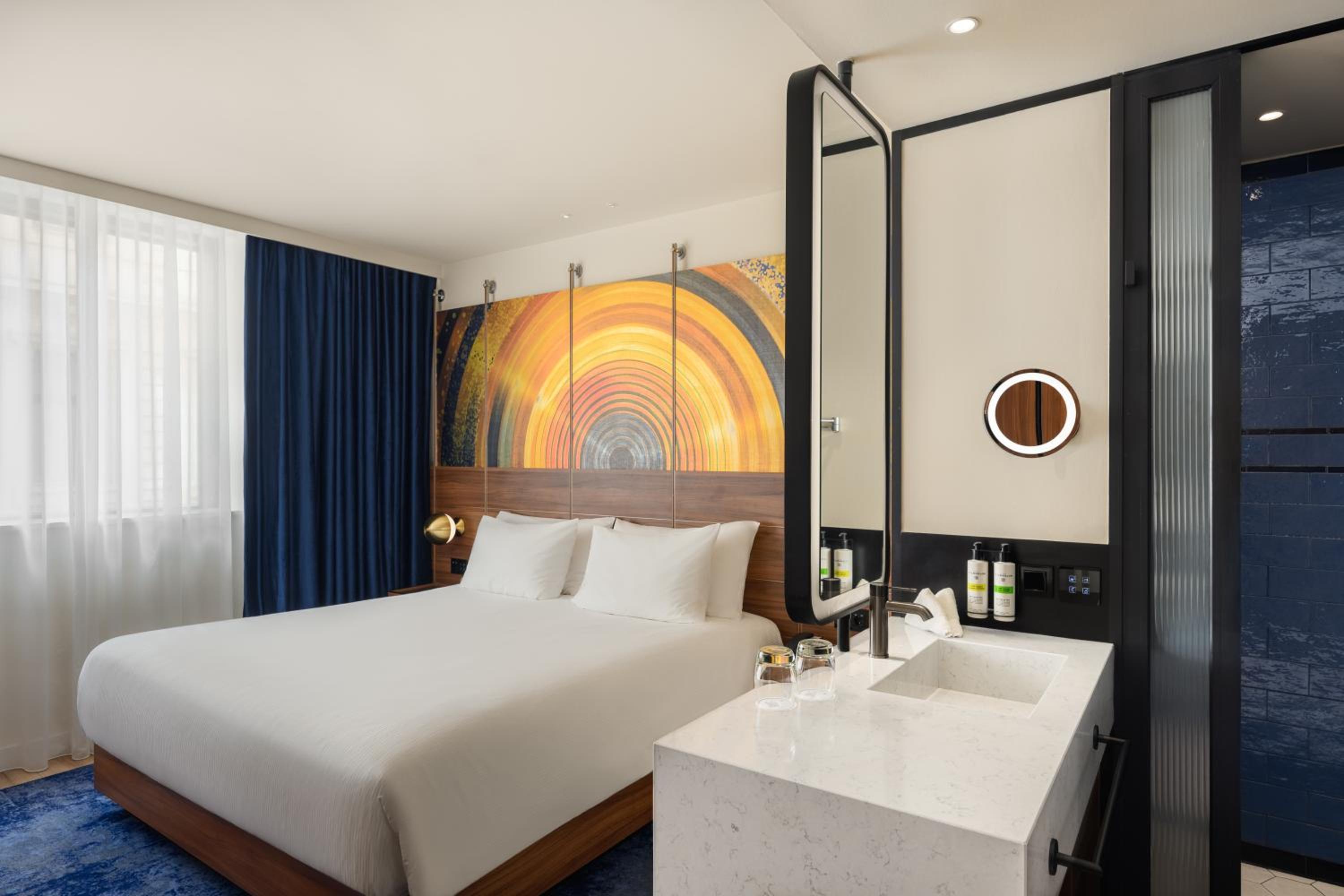 Premium Room thumbnail 5