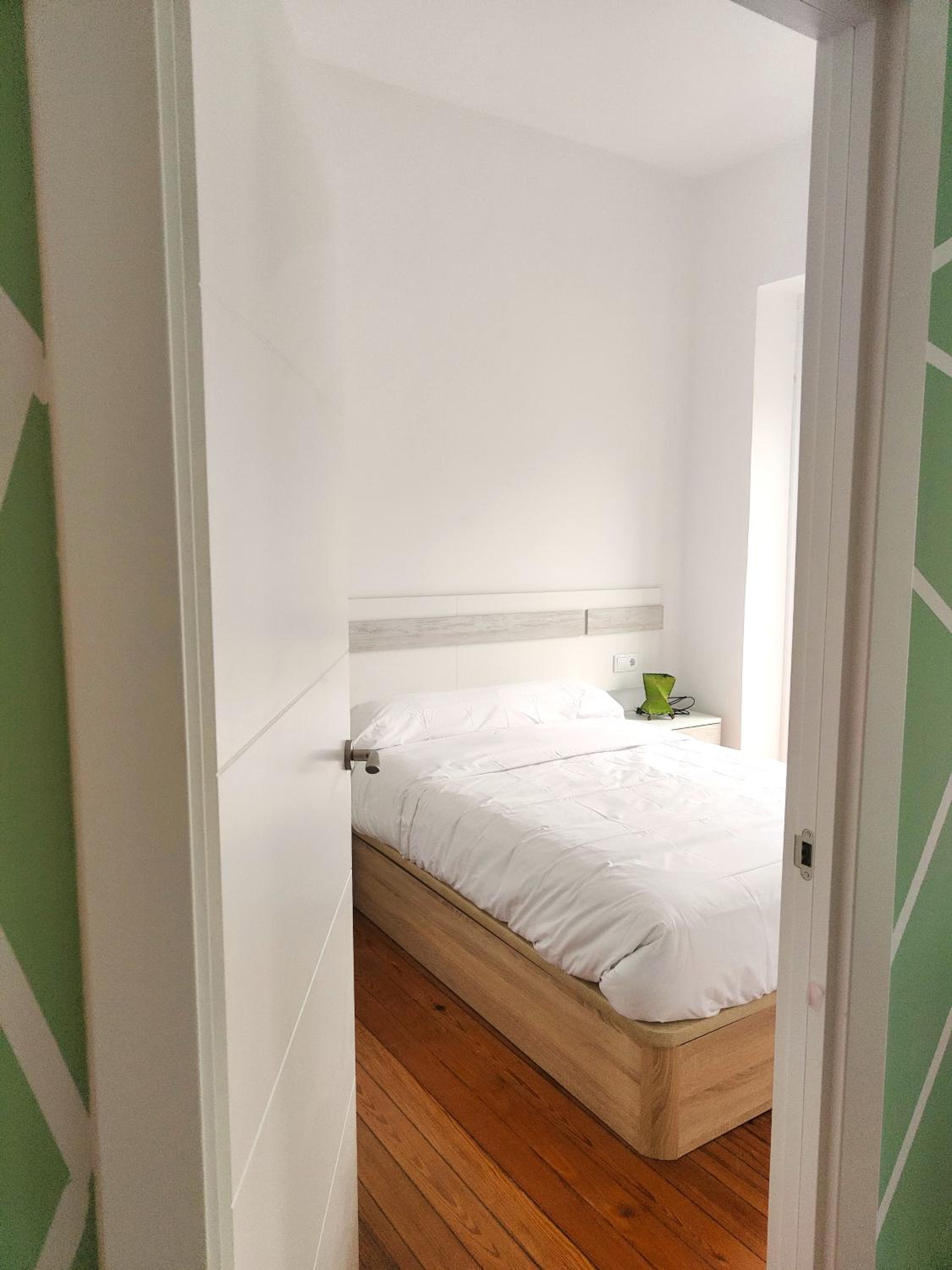 One-Bedroom Standard Apartment photo 2