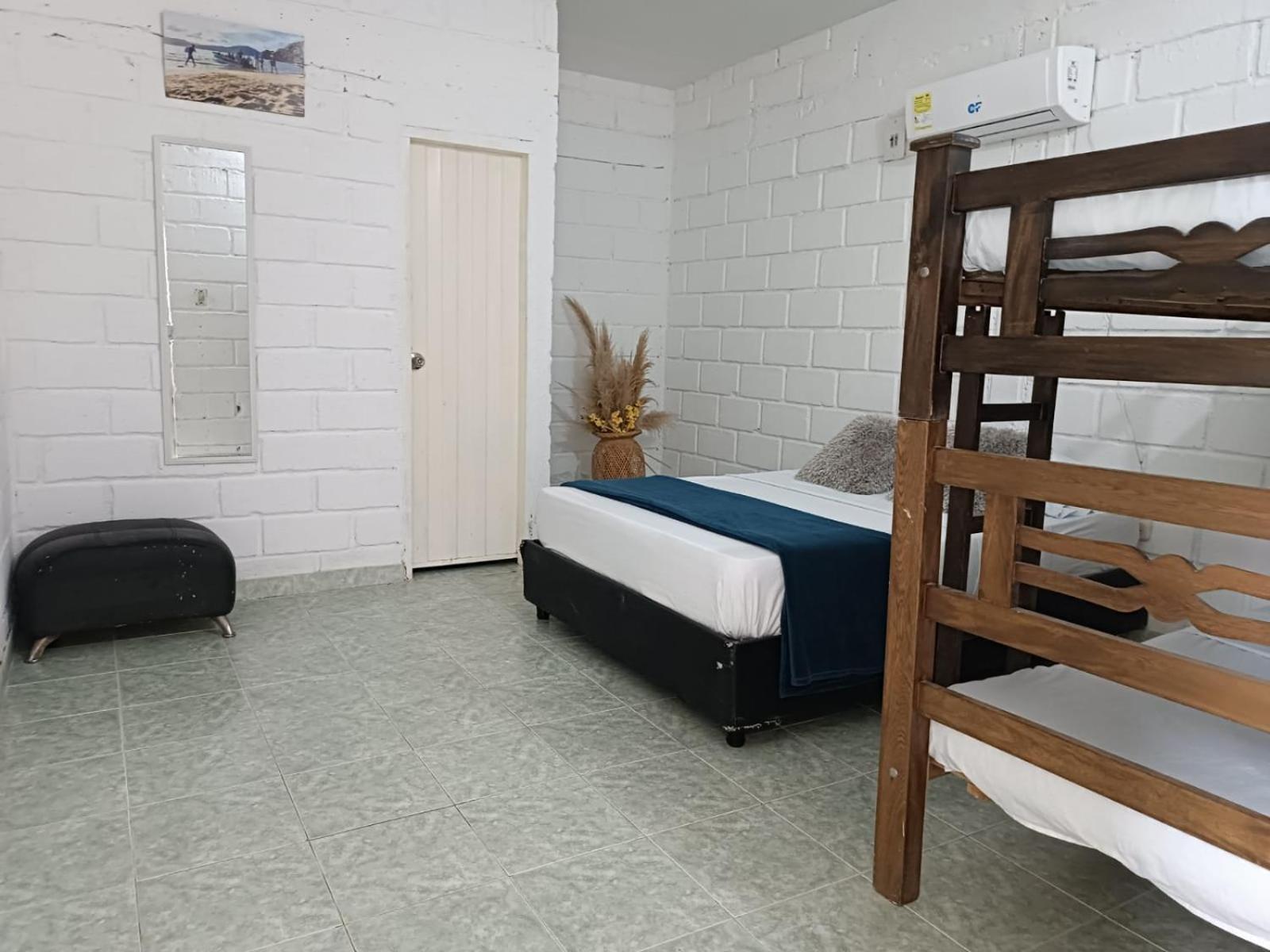 Mixed Dormitory Room photo 2