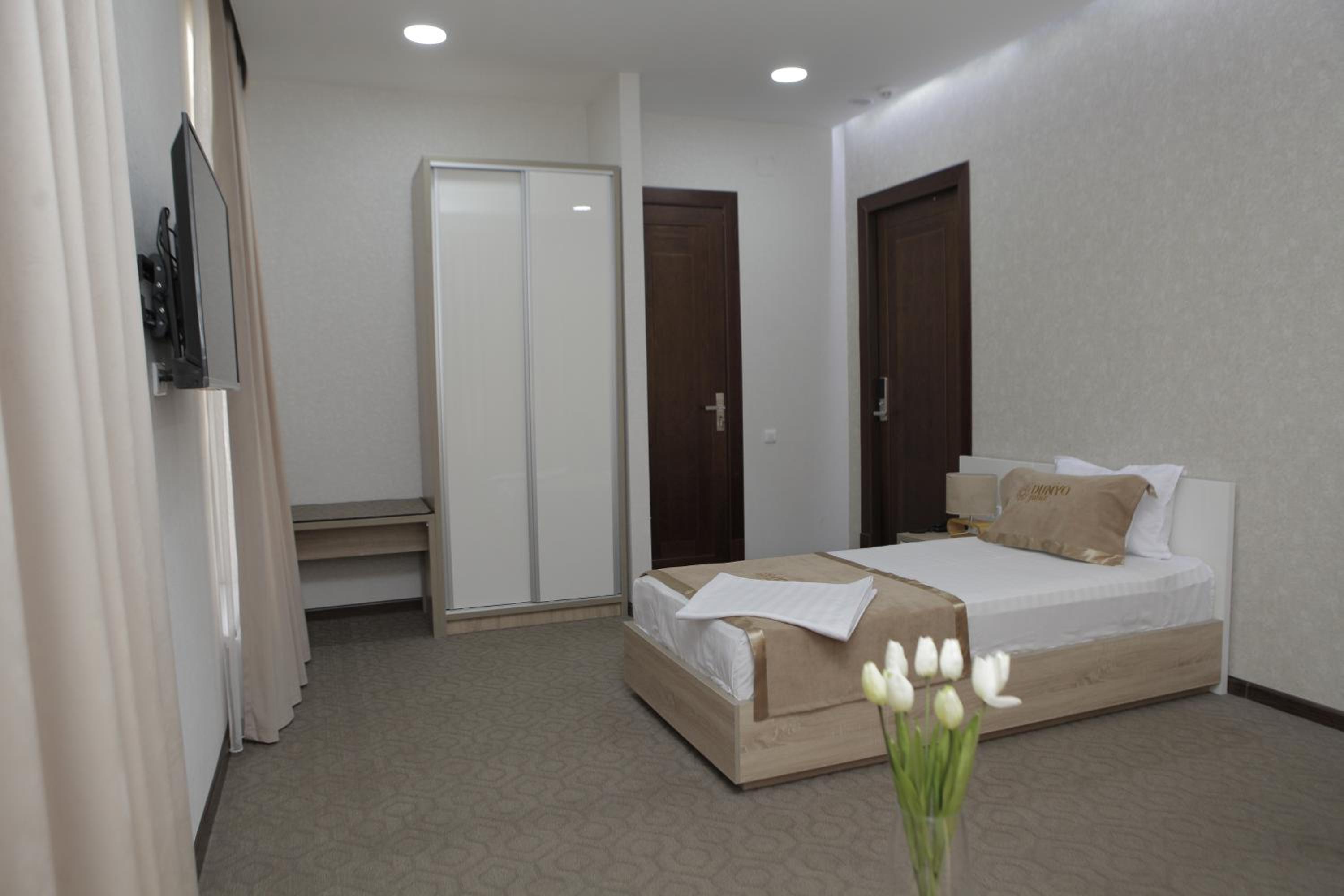 Single Room With Bathroom