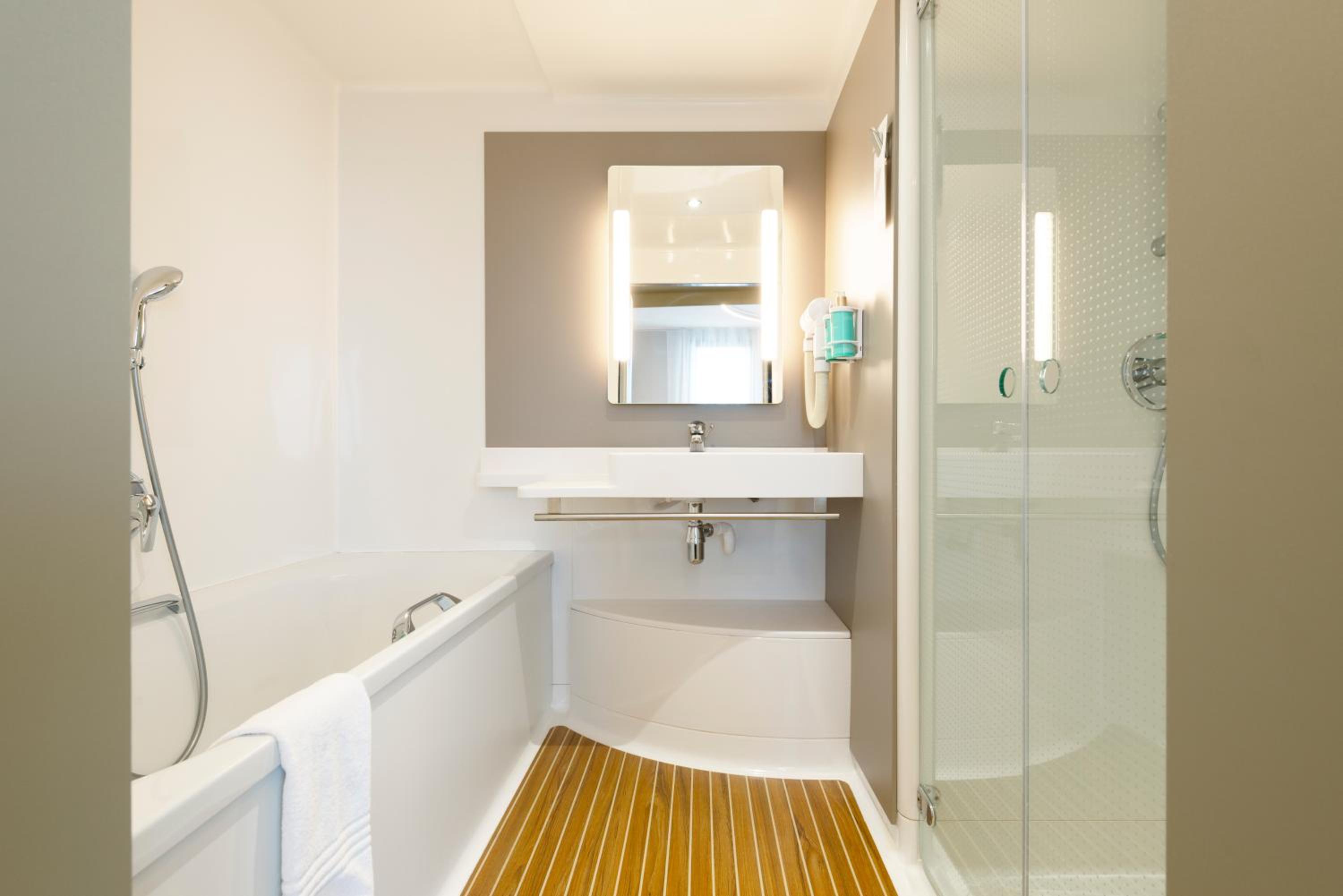 Superior Suite - Photo 2