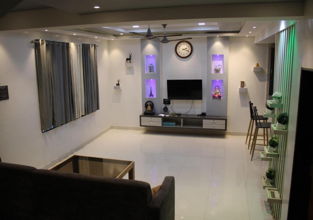 Villa photo 1
