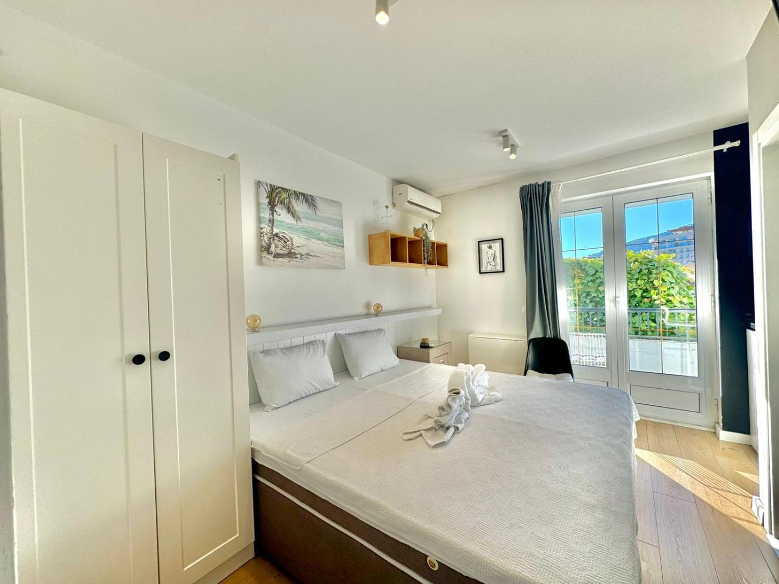Studio Apartment - Photo 3