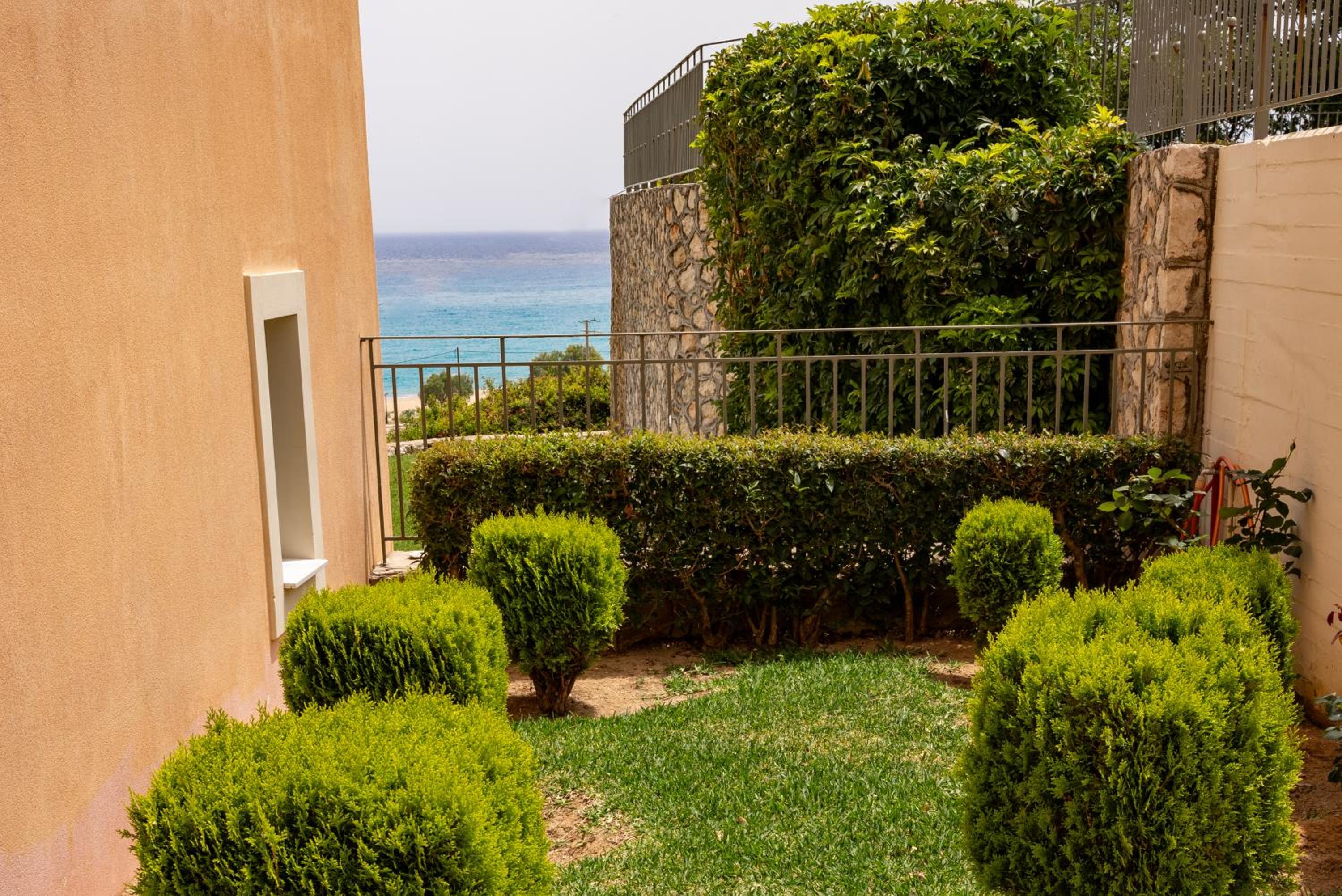 Double or Twin Room with Garden View photo 3