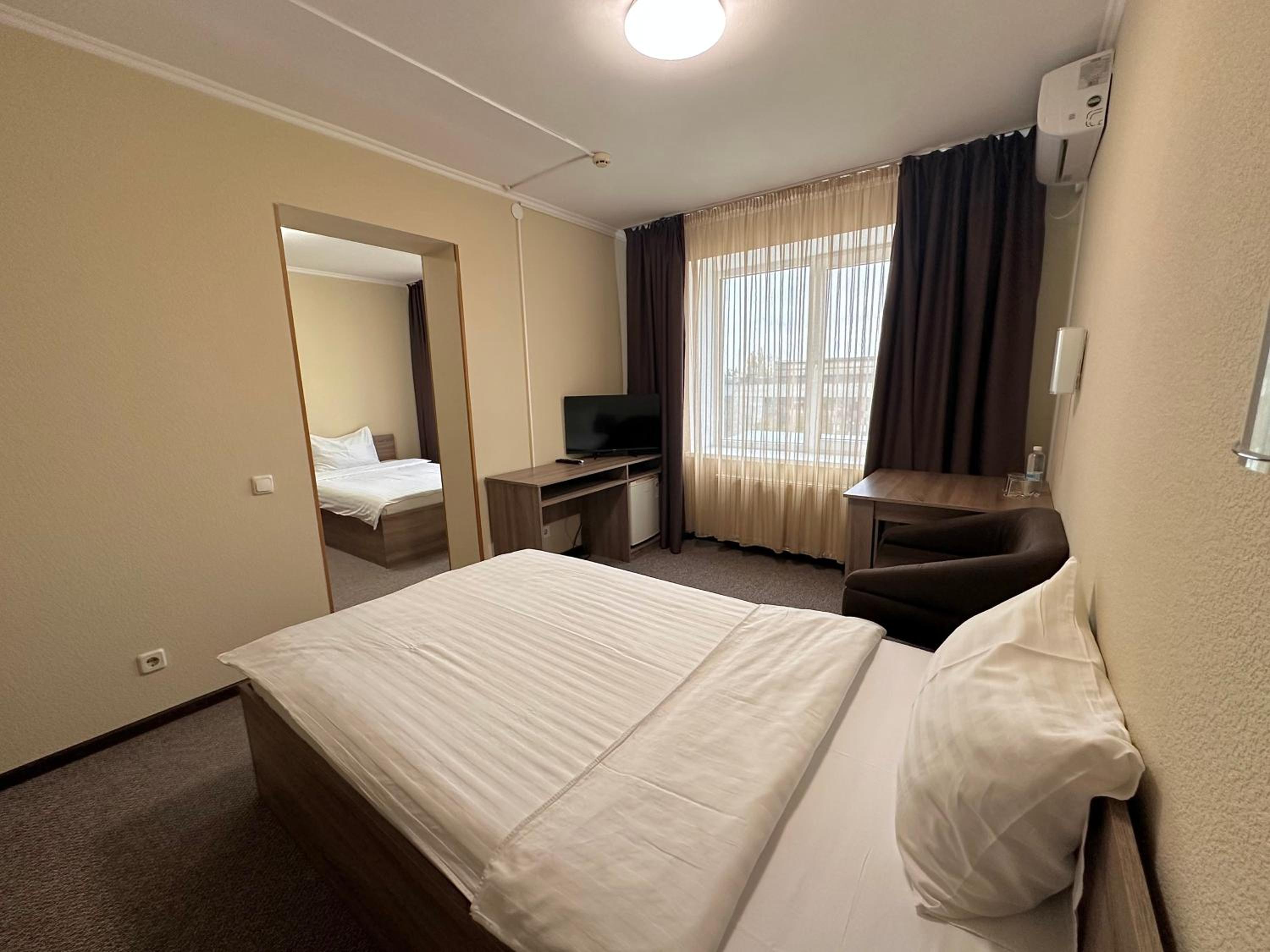 Deluxe Twin Room photo 3