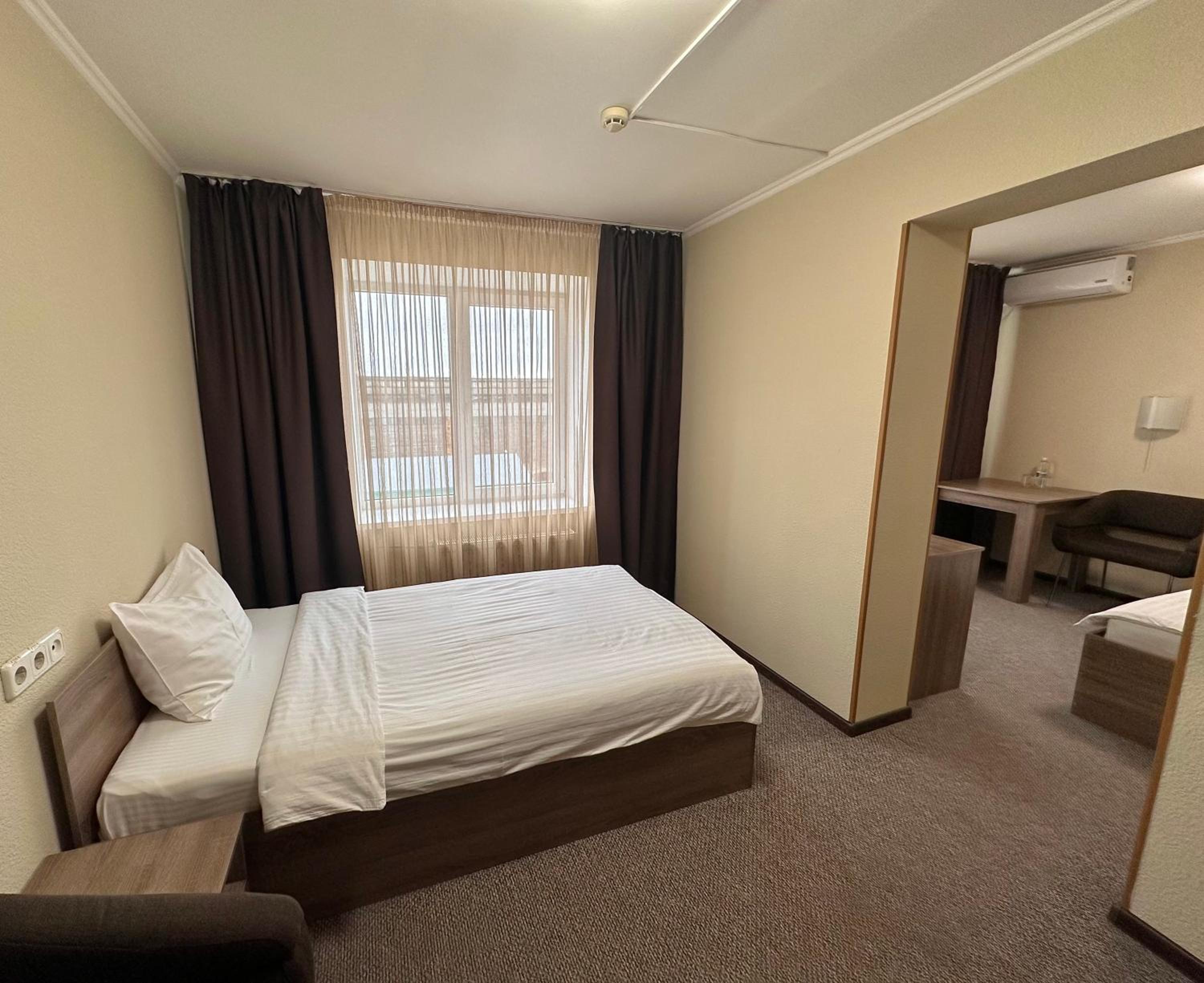 Deluxe Twin Room photo 3